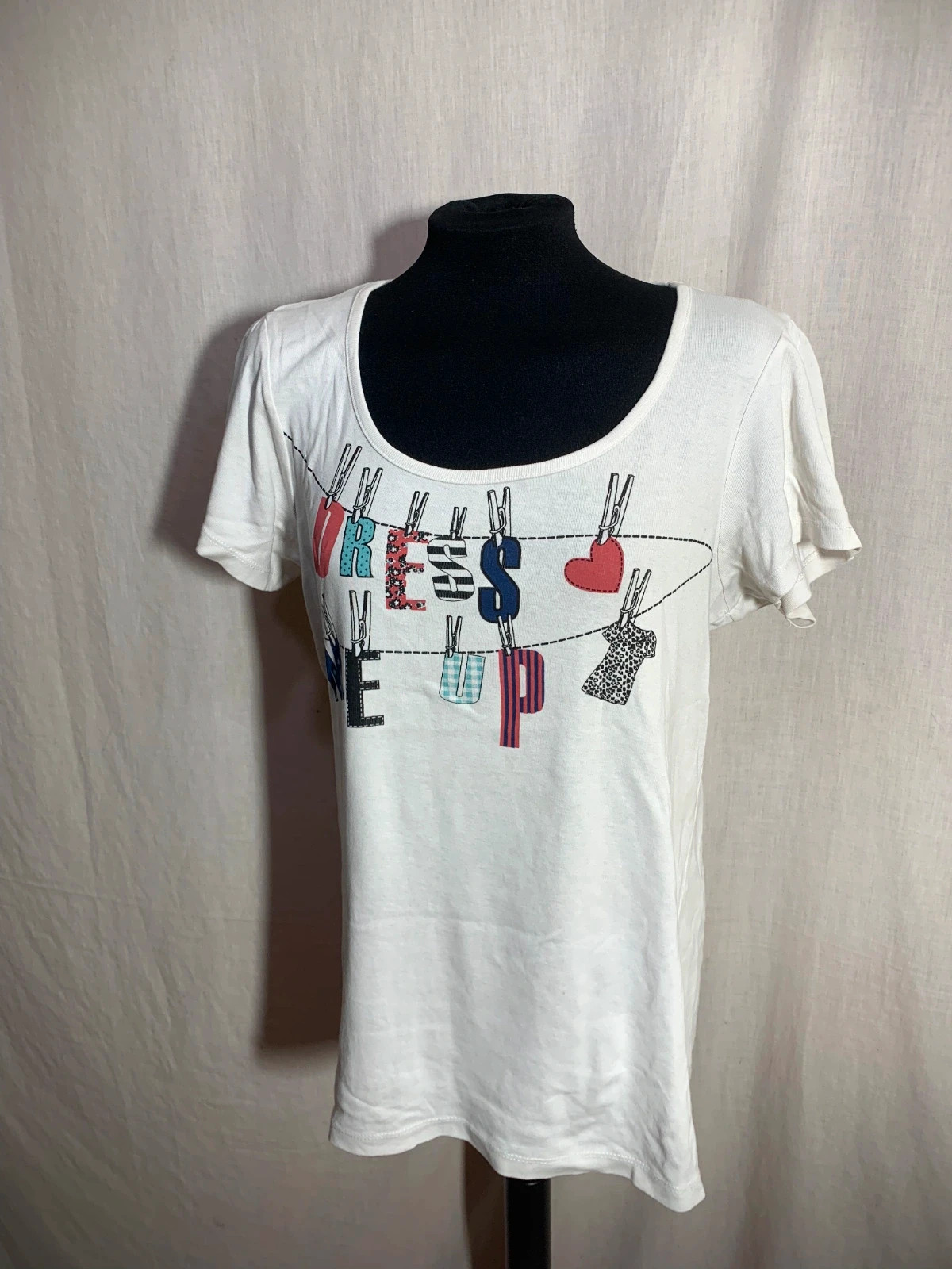 Camiseta Blanca con Letras de Colores | Colorful Letters White Tee | Ikebana – ikebana – taille XXXL / 46 / 18 2