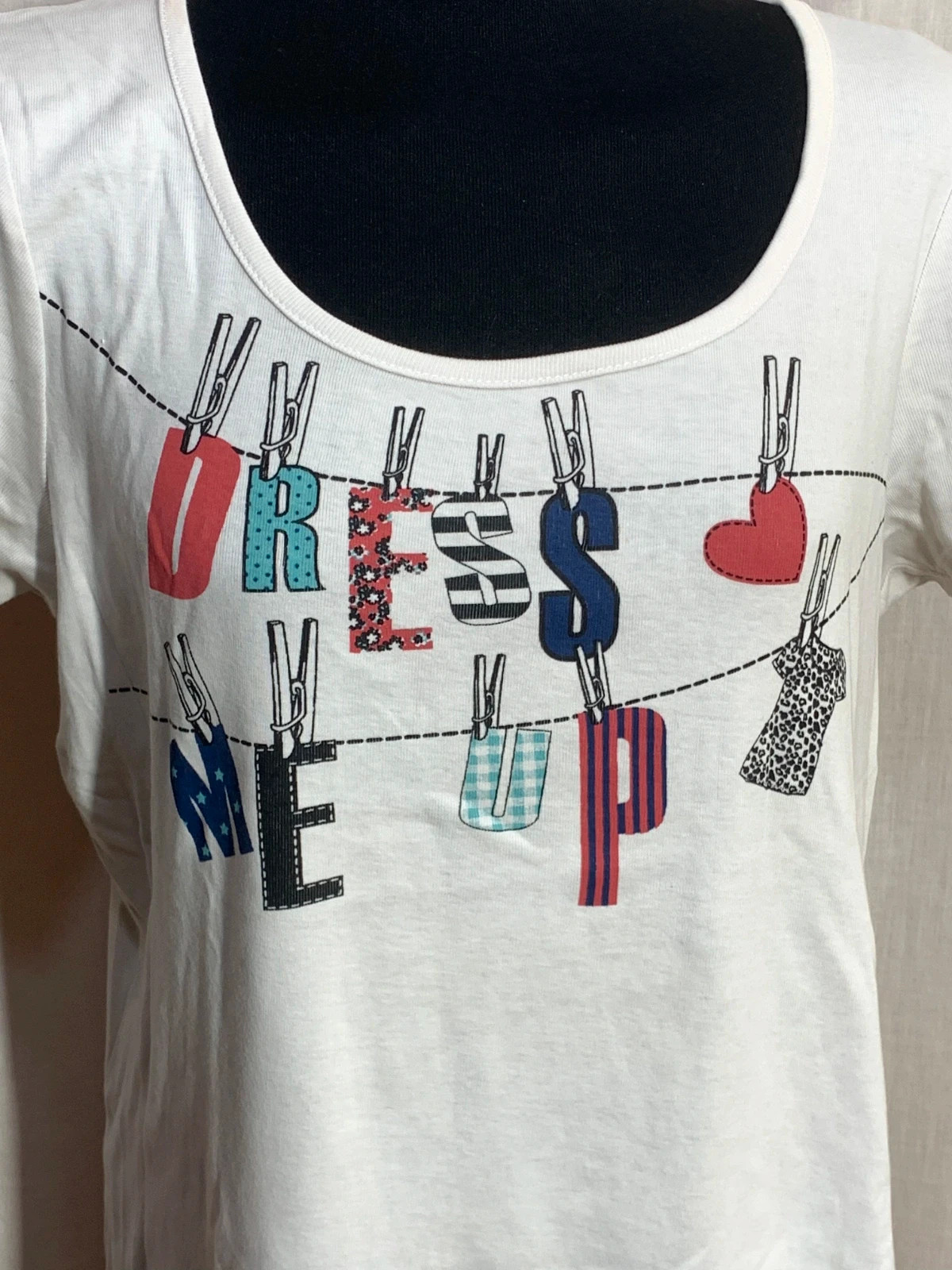 Camiseta Blanca con Letras de Colores | Colorful Letters White Tee | Ikebana – ikebana – taille XXXL / 46 / 18 5