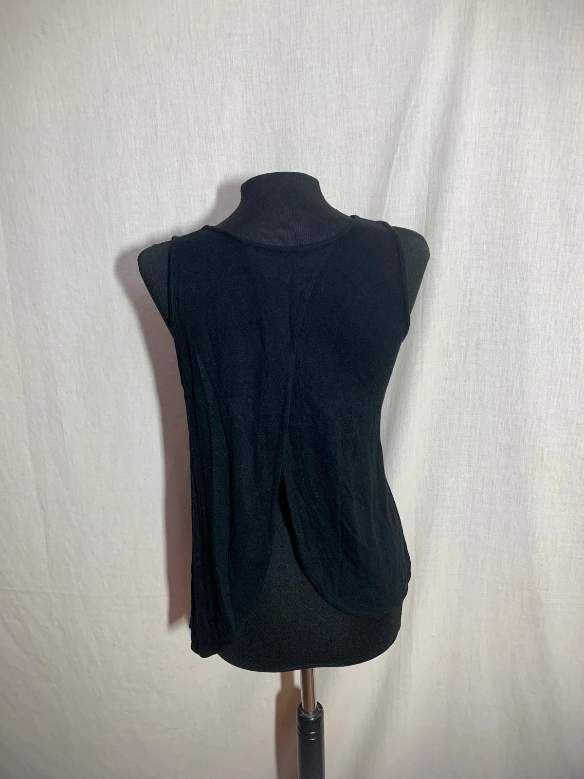 Camiseta sin Mangas de Flores | Sleeveless Floral Top – Mamatayoe – taille M / 38 / 10 5