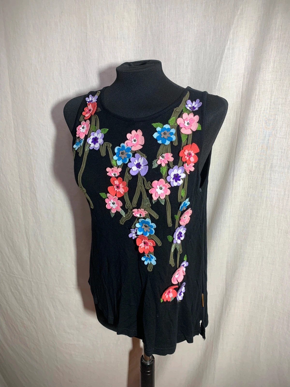 Camiseta sin Mangas de Flores | Sleeveless Floral Top – Mamatayoe – taille M / 38 / 10 3
