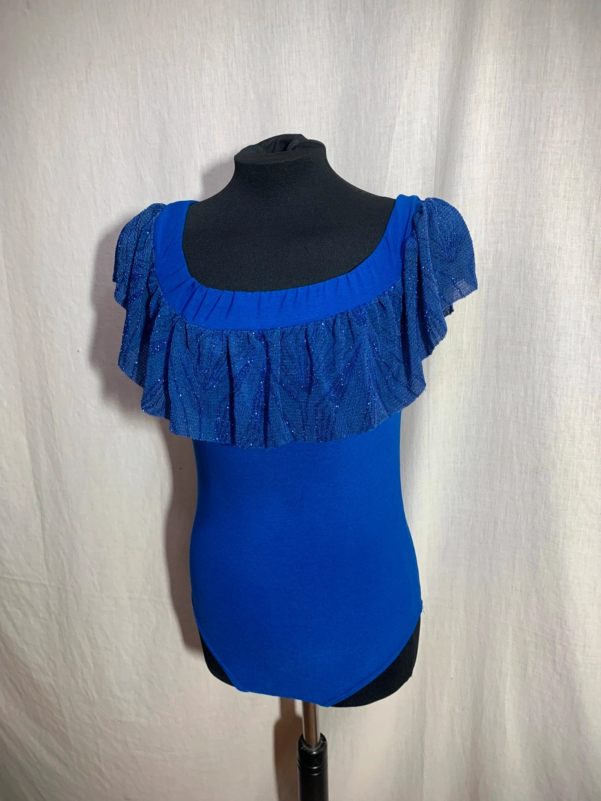 Blusa Body Azul de Hombros Descubiertos con Volantes | Blue Off-Shoulder Bodysuit with Ruffles – taille XL / 42 / 14 2