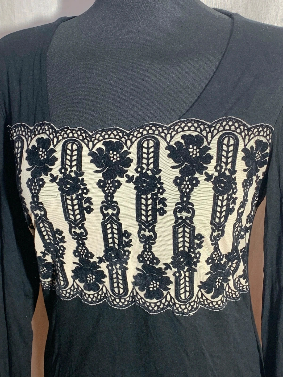Blusa Negra con Flores Bordadas | Black Blouse with Embroidered Flowers | Paul Brial – Paul Brial – taille M / 38 / 10 5