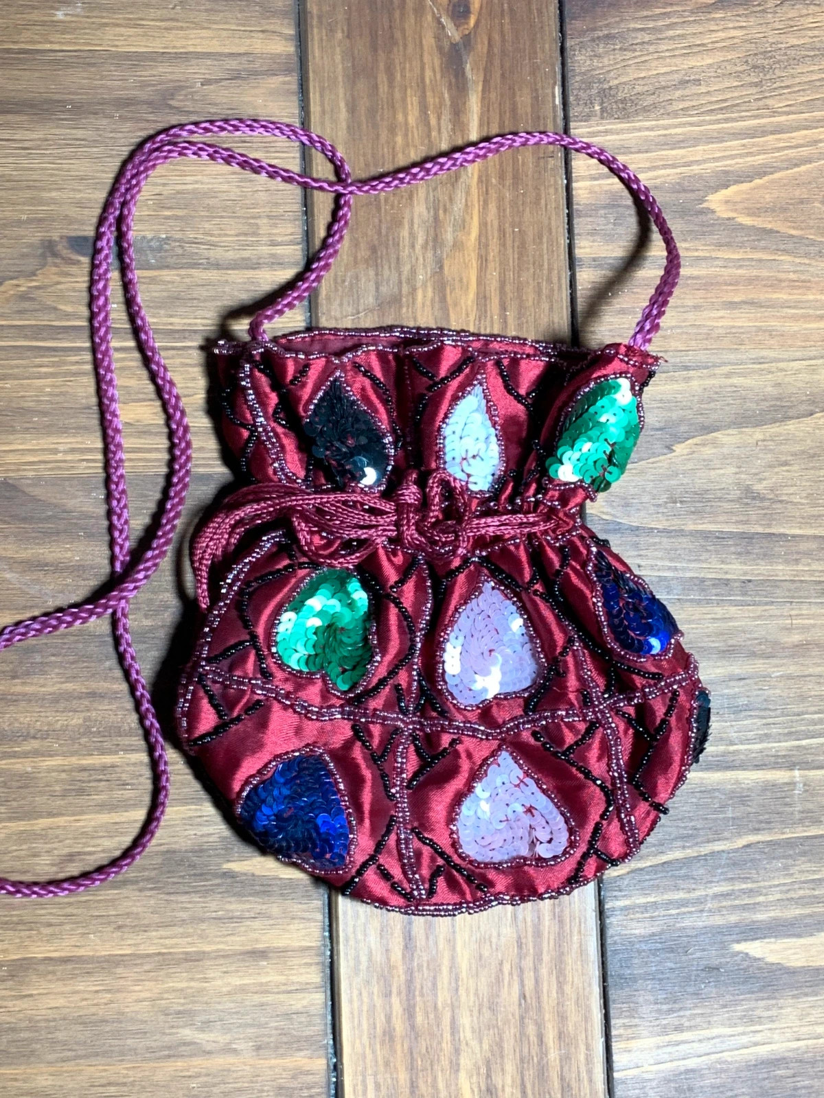 Bolso estilo bombonera | Garnet drawstring bucket bag 3