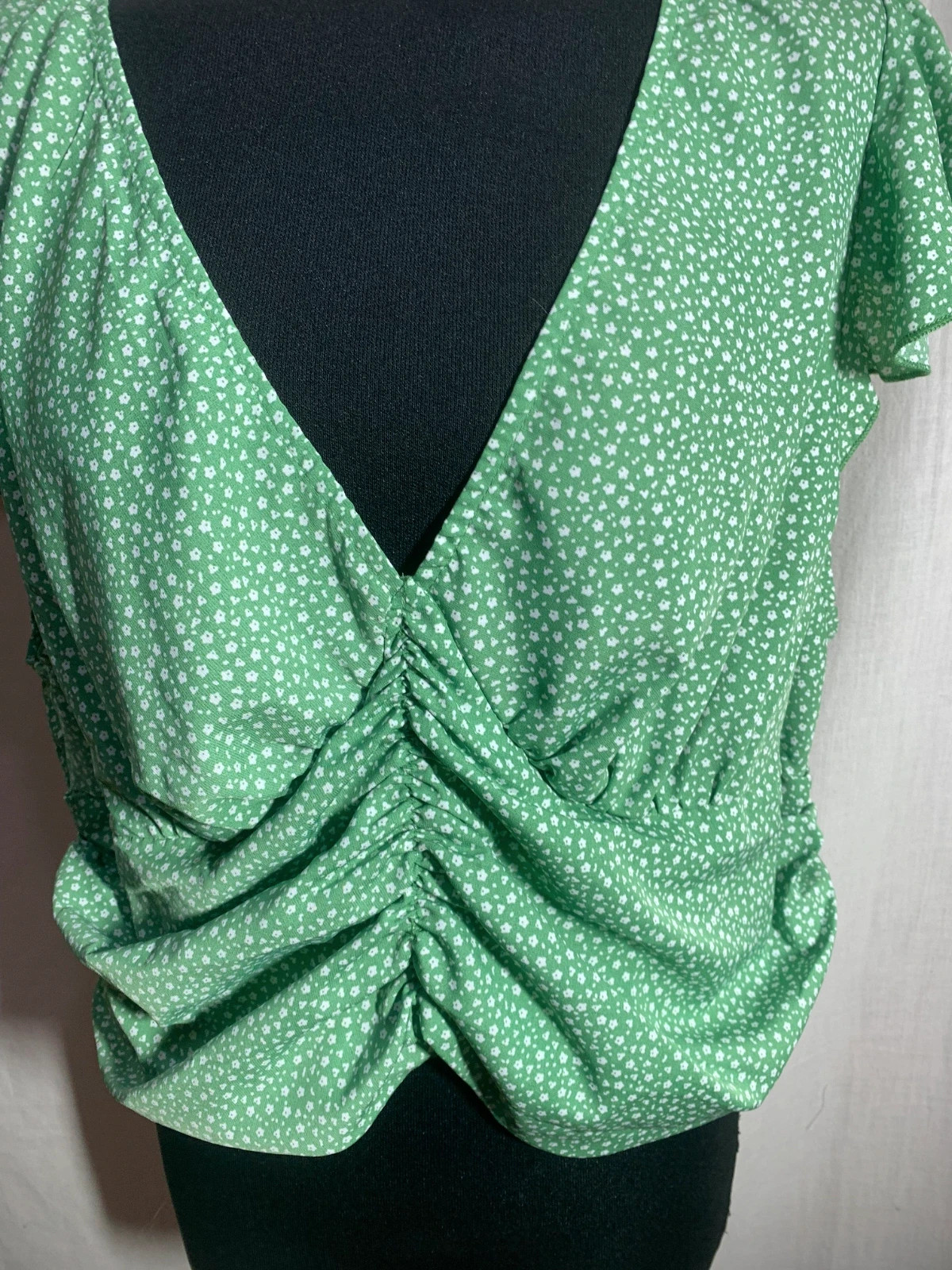 Blusa Crop Top Verde con Detalle Fruncido | Green Crop Top Blouse with Ruched Detail – Shein Curve – taille XXL / 44 / 16 5