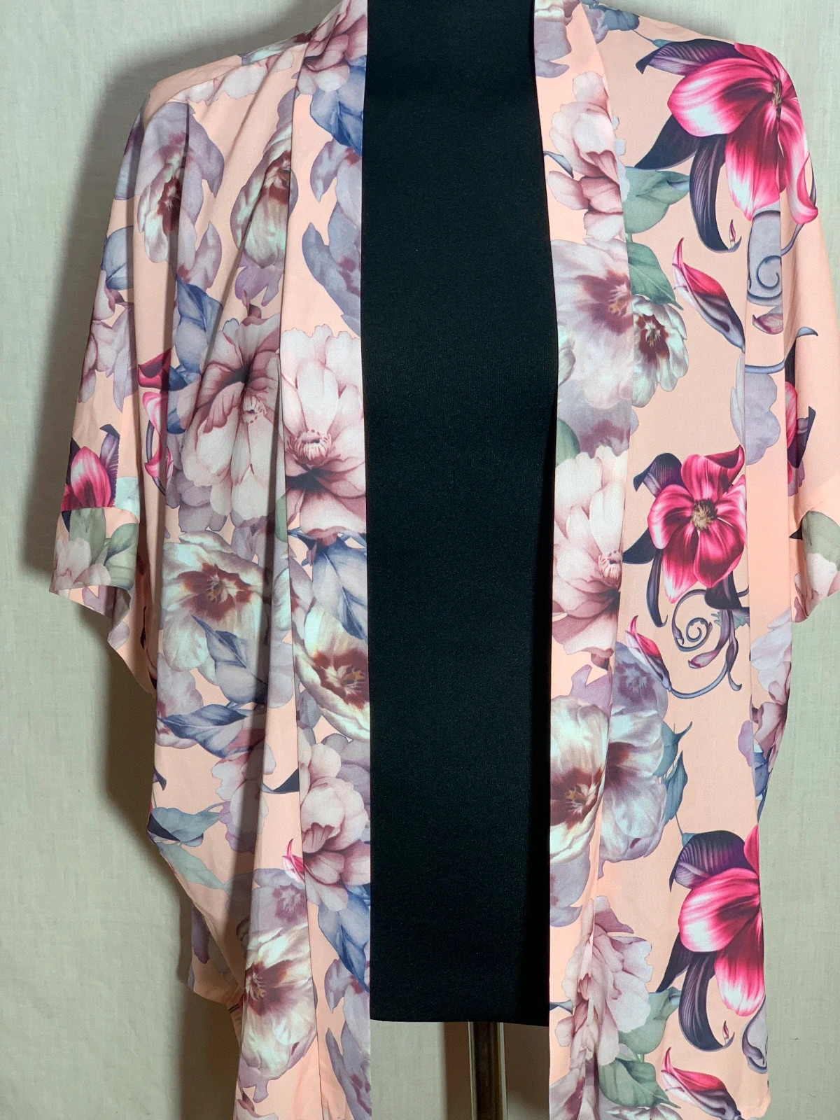 Chaqueta Estilo Kimono con Estampado Floral | Kimono-Style Jacket with Floral Print – taille XXL / 44 / 16 4