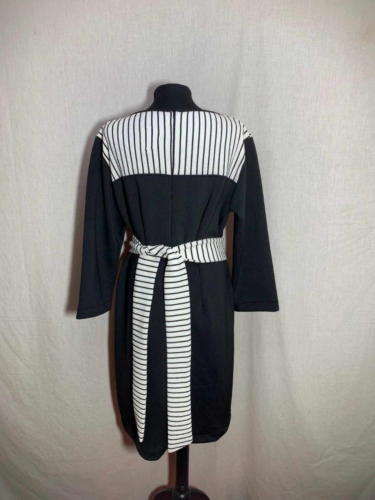Vestido Negro y Blanco de Fiesta con Cinturón | Black and White Party Dress with Belt | Almatrichi – Almatrichi – taille 4XL / 48 / 20 2