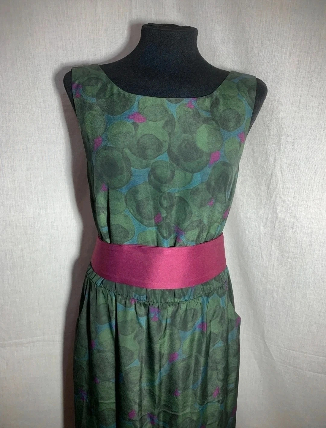 Vestido Largo sin Mangas Verde con Cinturón Morado | Green Sleeveless Long Dress with Purple Belt – Riverside – taille M / 38 / 10 2