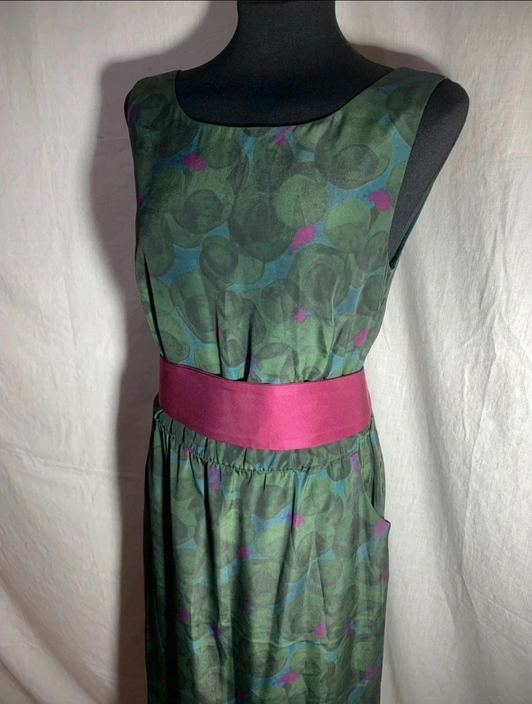 Vestido Largo sin Mangas Verde con Cinturón Morado | Green Sleeveless Long Dress with Purple Belt – Riverside – taille M / 38 / 10 5