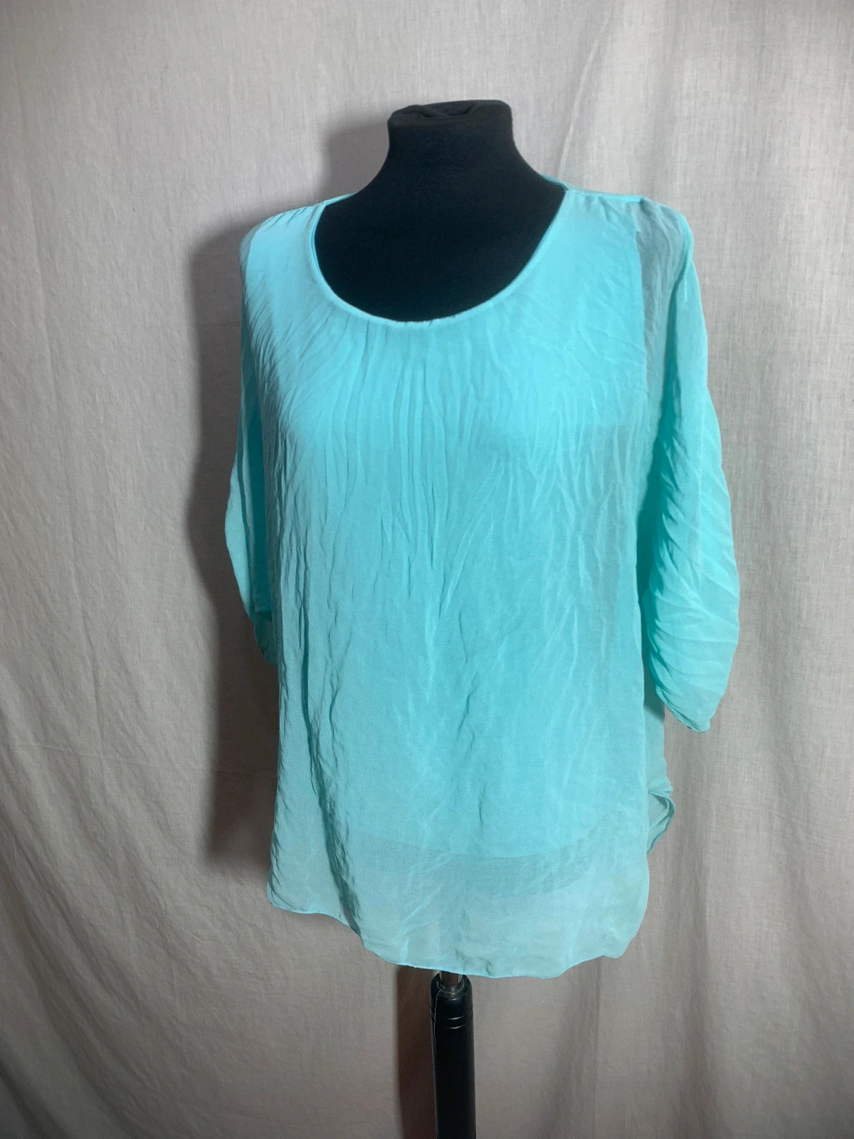 Blusa Azul Claro de Manga 3/4 | Light Blue 3/4 Sleeve Blouse – taille XXL / 44 / 16 4