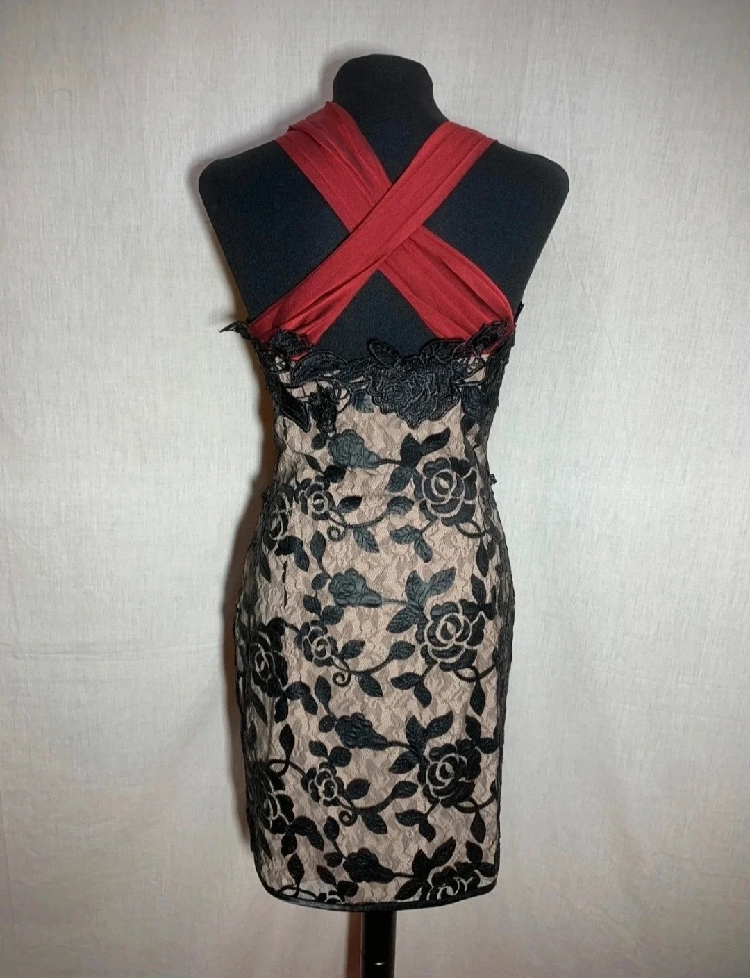 Vestido Fiesta Negro con Espalda Descubierta y Tirantes Granates | Black Party Dress with Open Back – el Armario de Lulú – taille M / 38 / 10 2