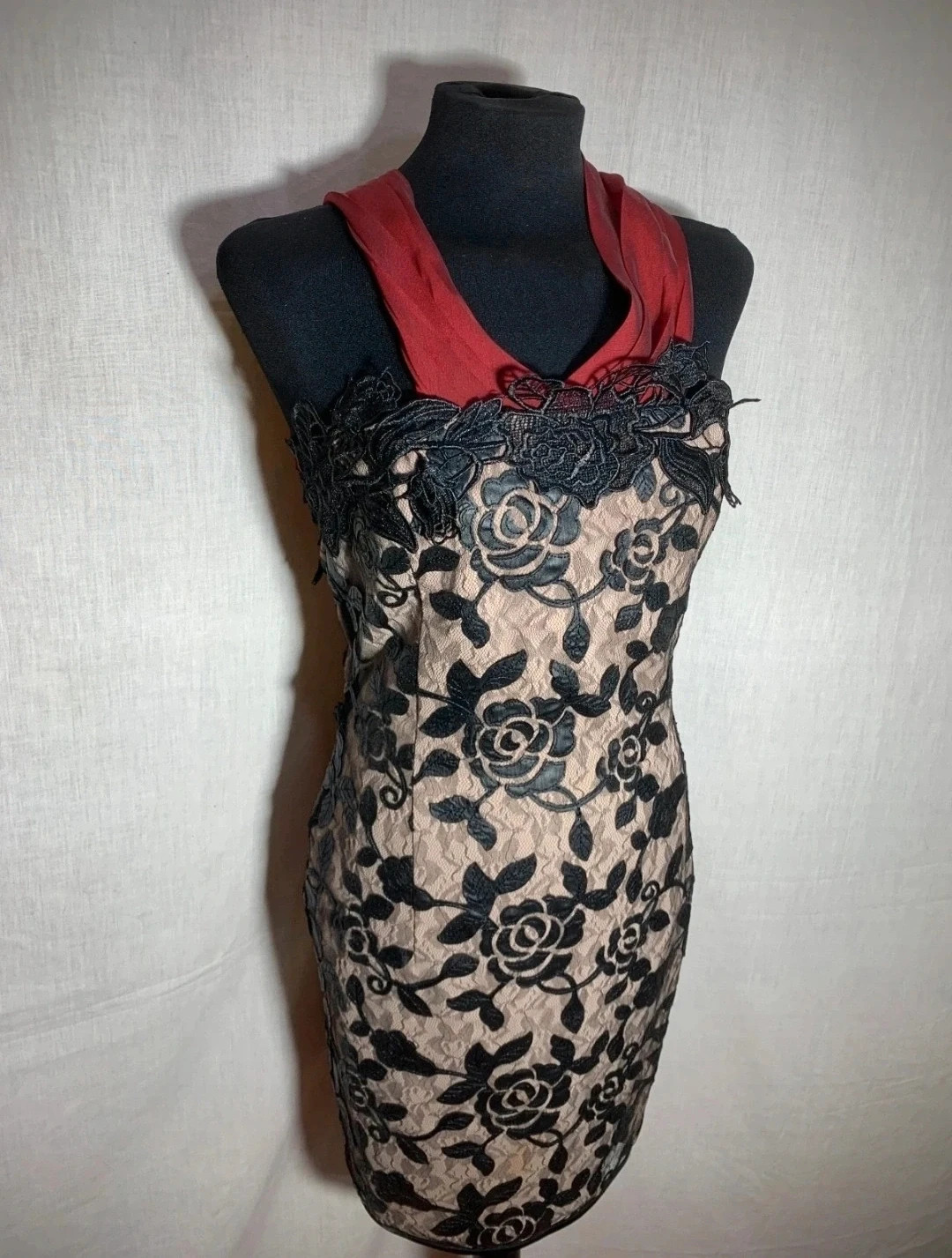 Vestido Fiesta Negro con Espalda Descubierta y Tirantes Granates | Black Party Dress with Open Back – el Armario de Lulú – taille M / 38 / 10 5