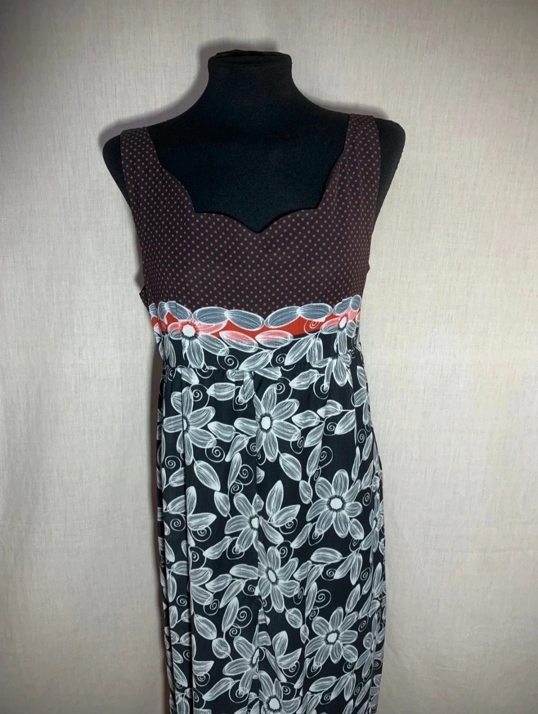 Vestido Largo sin Mangas Negro con Estampado Floral | Black Sleeveless Long Dress with Floral Print – AKINO LAUDE – taille L / 40 / 12 2