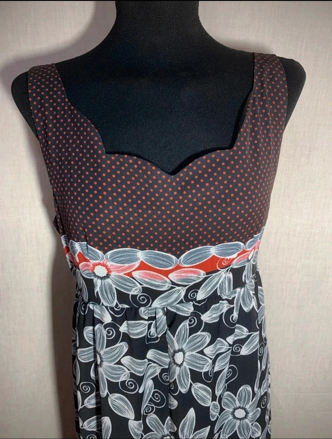 Vestido Largo sin Mangas Negro con Estampado Floral | Black Sleeveless Long Dress with Floral Print – AKINO LAUDE – taille L / 40 / 12 3