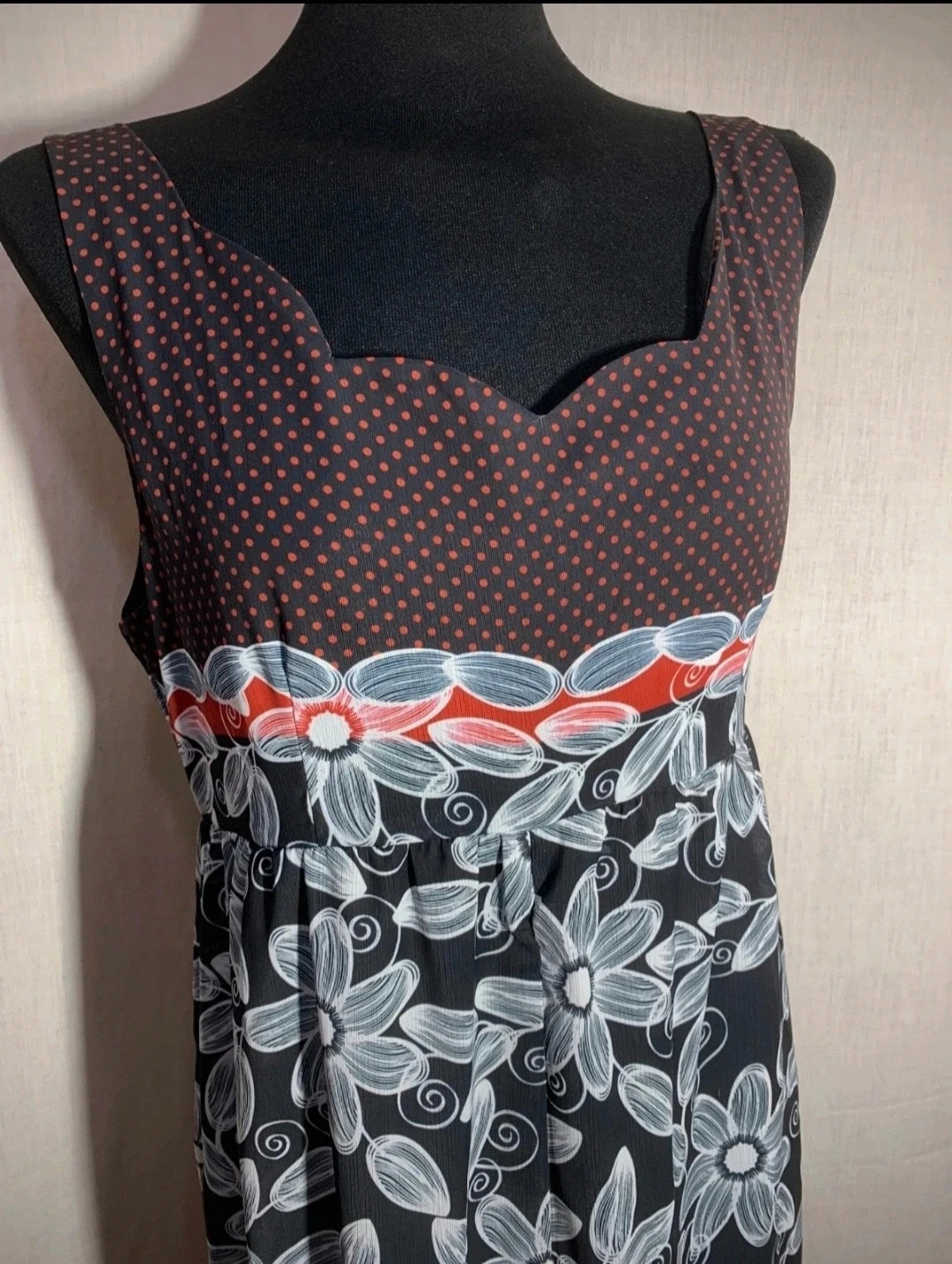 Vestido Largo sin Mangas Negro con Estampado Floral | Black Sleeveless Long Dress with Floral Print – AKINO LAUDE – taille L / 40 / 12 4