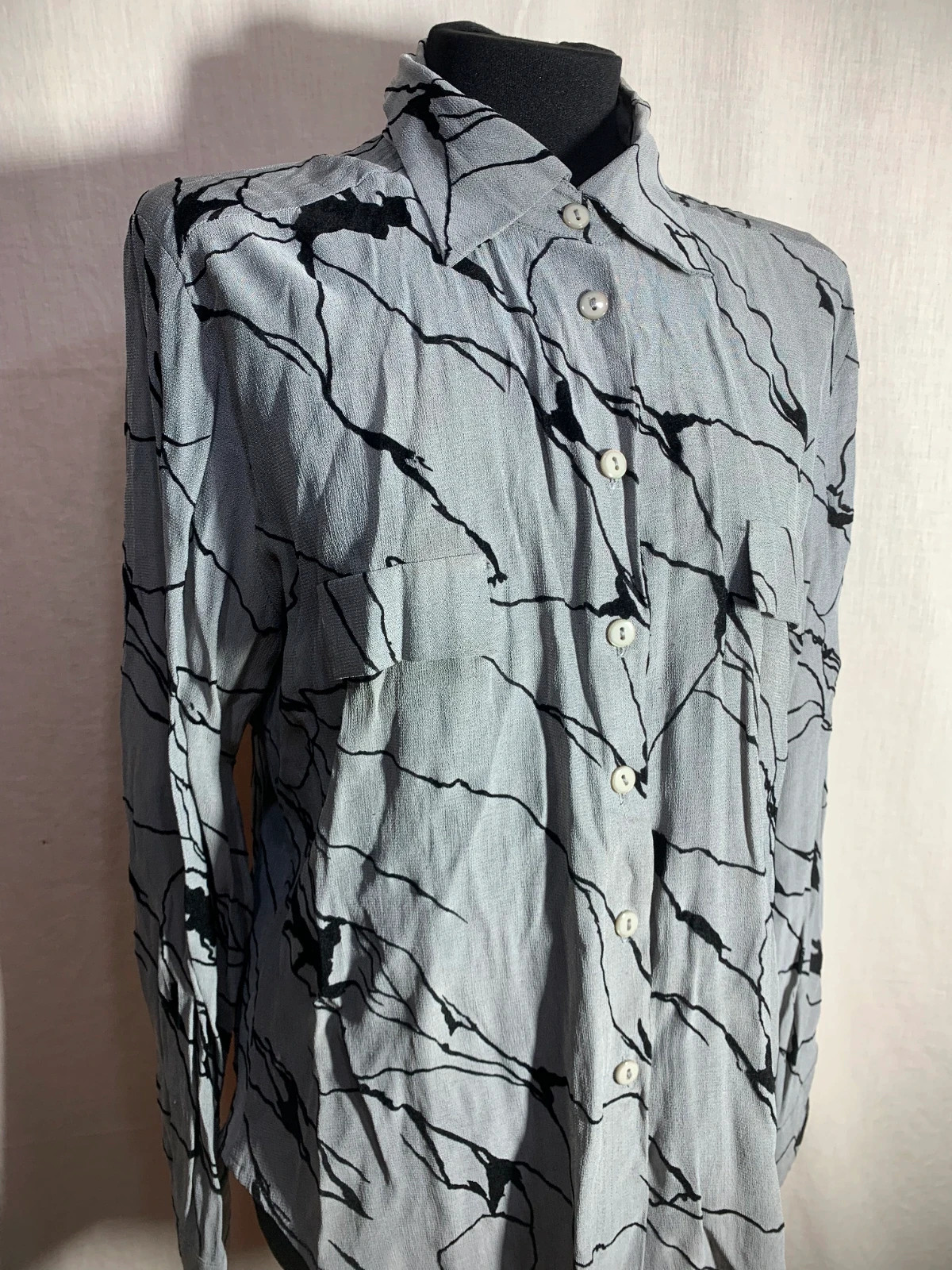 Camisa Gris con Estampado de Mármol | Grey Marble Print Shirt – taille XXXL / 46 / 18 4