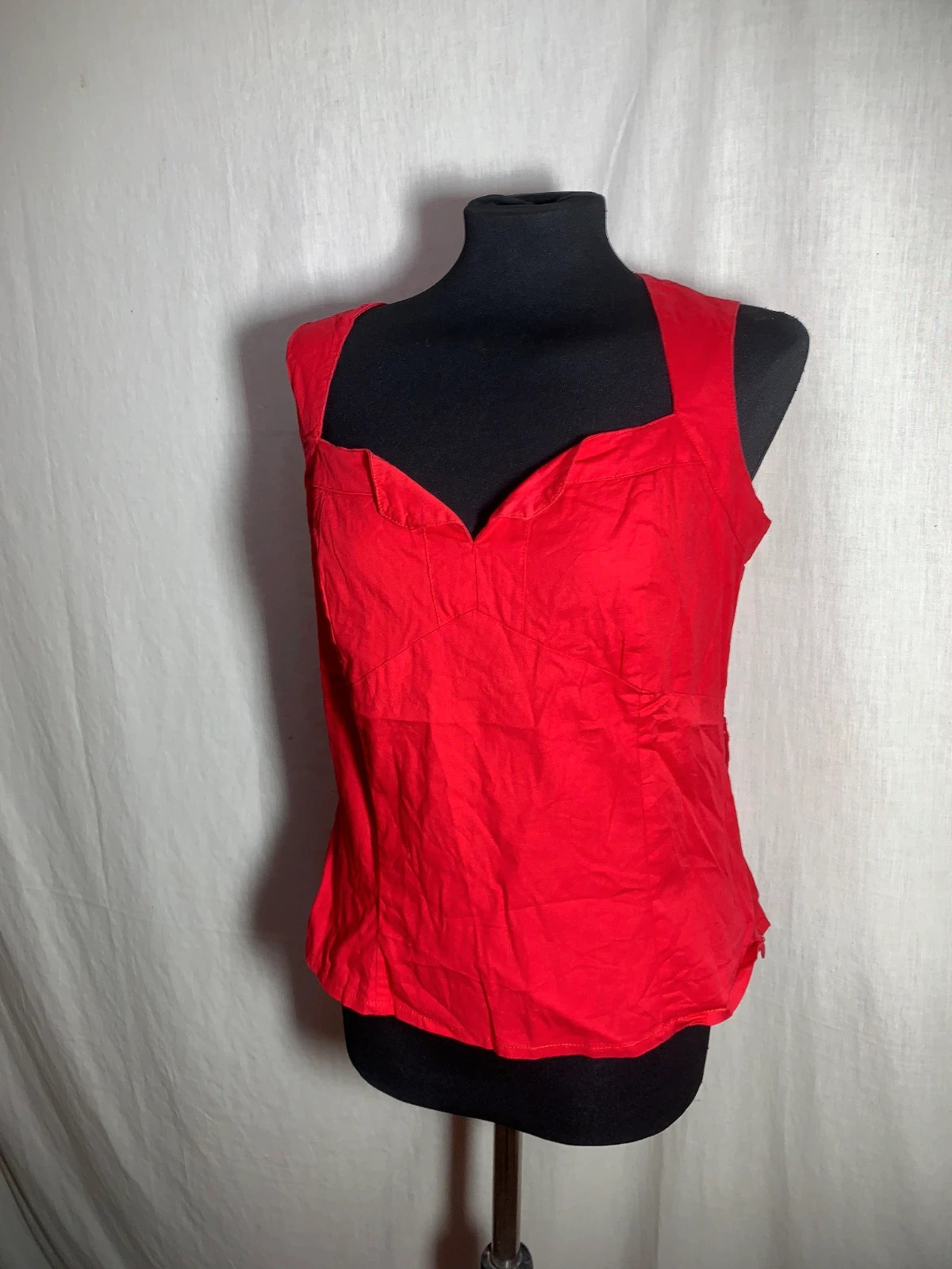 Blusa Roja sin Mangas de Espalda Descubierta | Red Sleeveless Open Back Blouse | Kira – Kira – taille XXL / 44 / 16 2