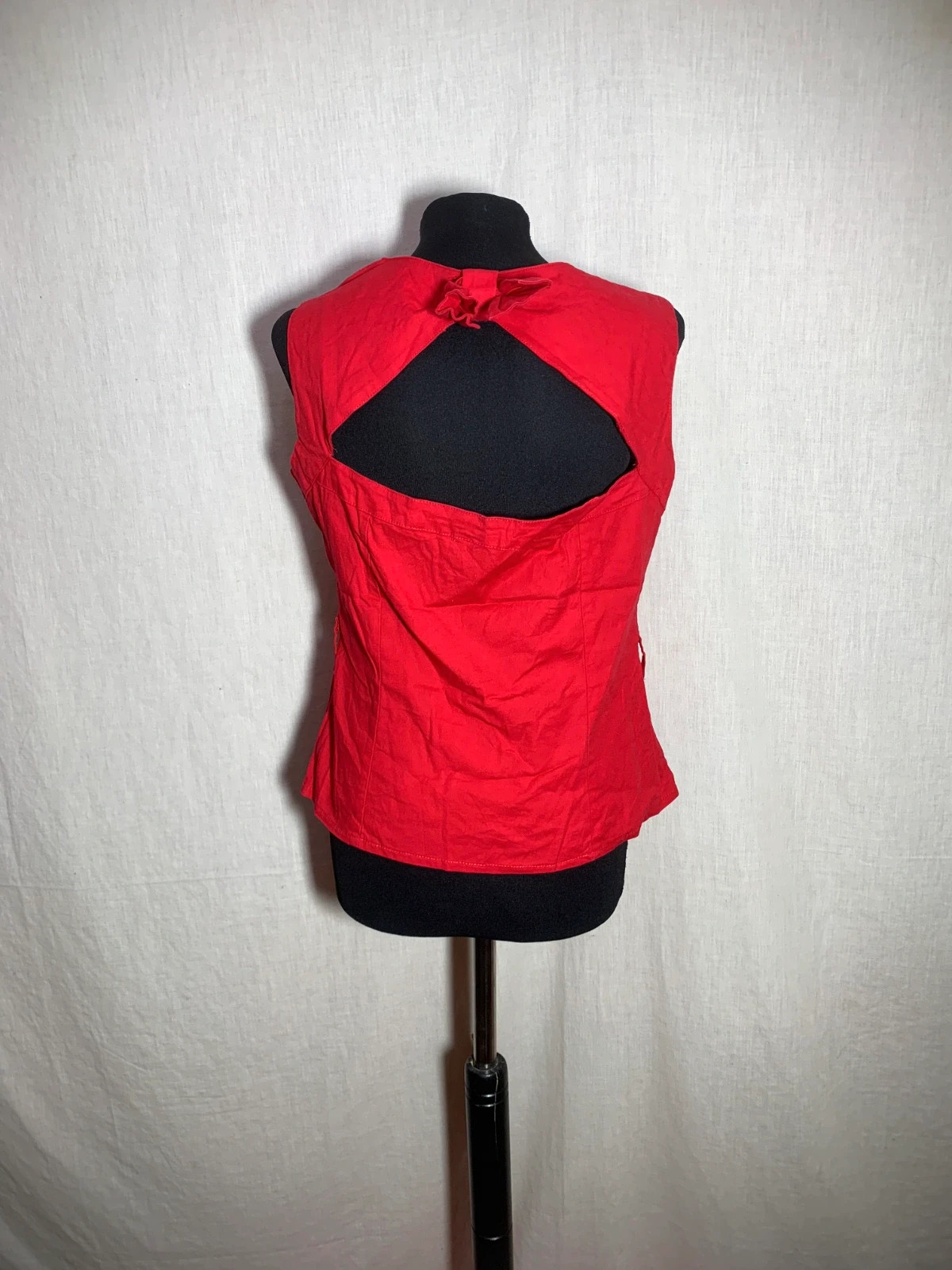 Blusa Roja sin Mangas de Espalda Descubierta | Red Sleeveless Open Back Blouse | Kira – Kira – taille XXL / 44 / 16 4