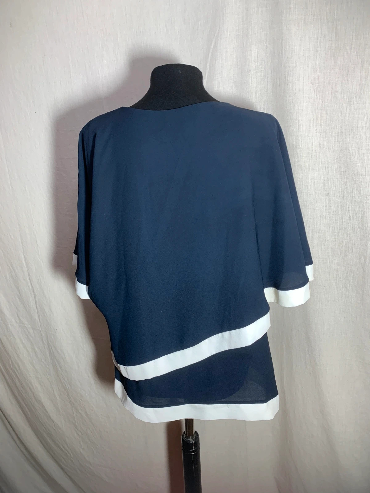 Blusa Holgada con Capas Superpuestas Azul Marino | Navy Loose Blouse with Layered Design – Festa – taille XXL / 44 / 16 4