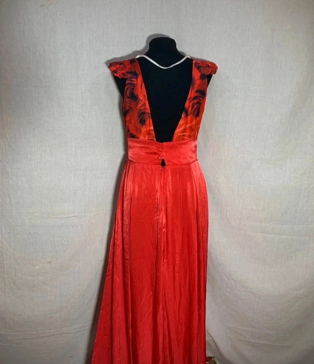 Vestido de Fiesta Rojo con Estampado de Rosas | Red Party Dress with Rose Print – Marta en Brazil – taille M / 38 / 10 5