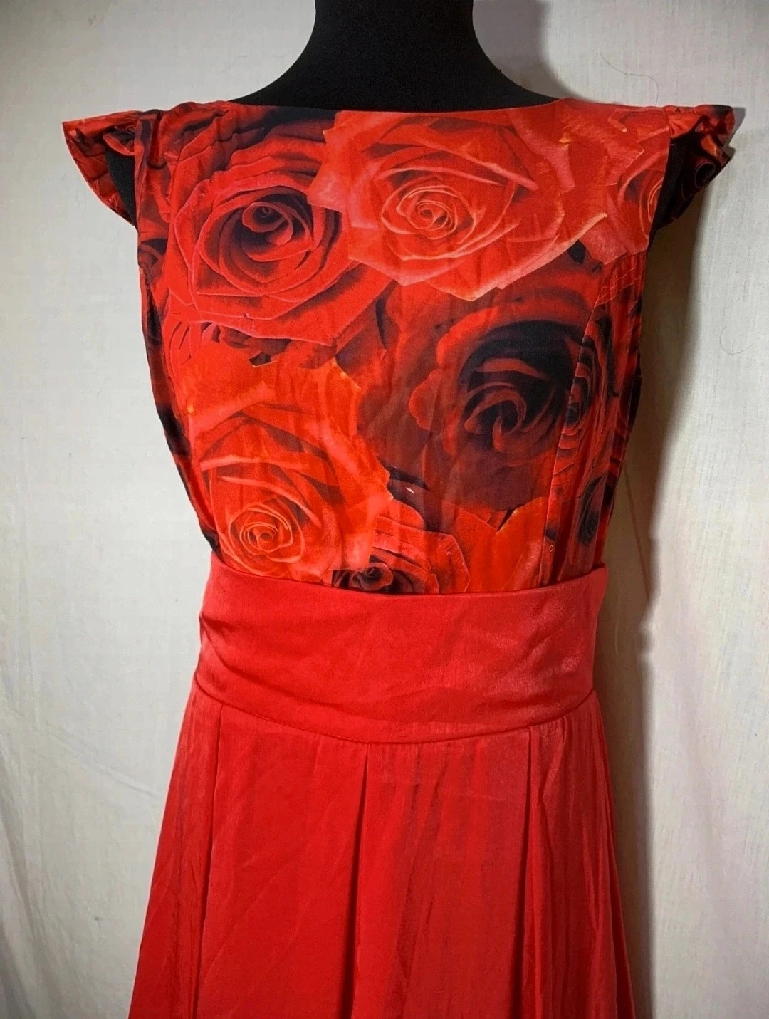 Vestido de Fiesta Rojo con Estampado de Rosas | Red Party Dress with Rose Print – Marta en Brazil – taille M / 38 / 10 3