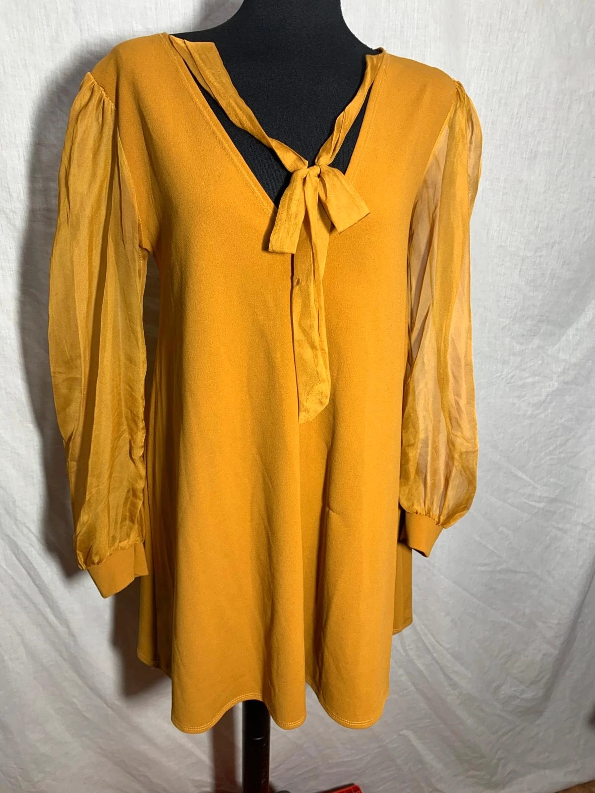 Blusa larga mostaza con mangas semitransparentes | Mustard yellow long blouse with sheer sleeves – Vintage Dressing – taille Taille unique 3