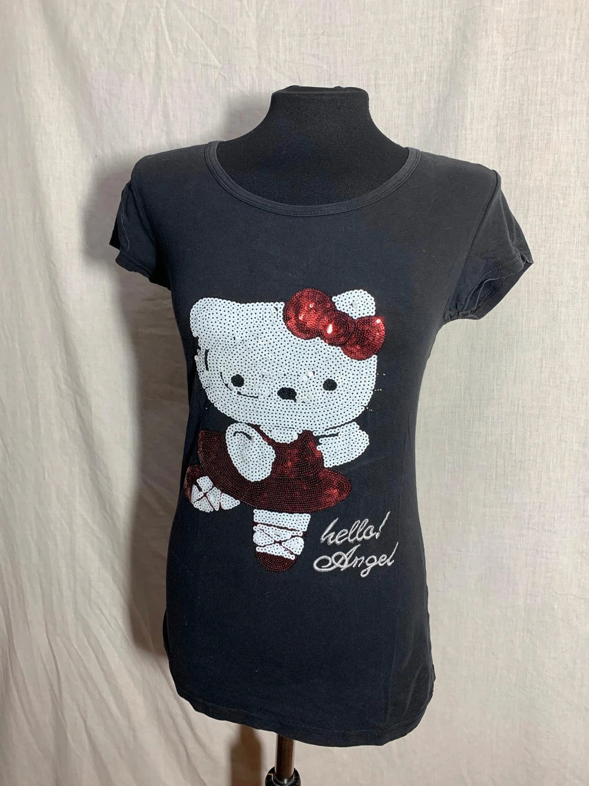 Camiseta negra de Hello Kitty con lentejuelas | Black Hello Kitty sequins t-shirt | Shine fashion – Hello Kitty – taille M / 38 / 10 4