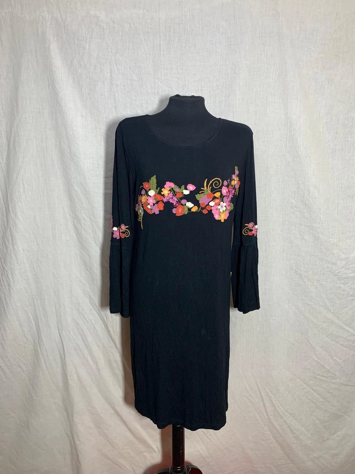Vestido negro bordado | Black embroidered dress | Mamatayoe – Mamatayoe – taille XL / 42 / 14 4