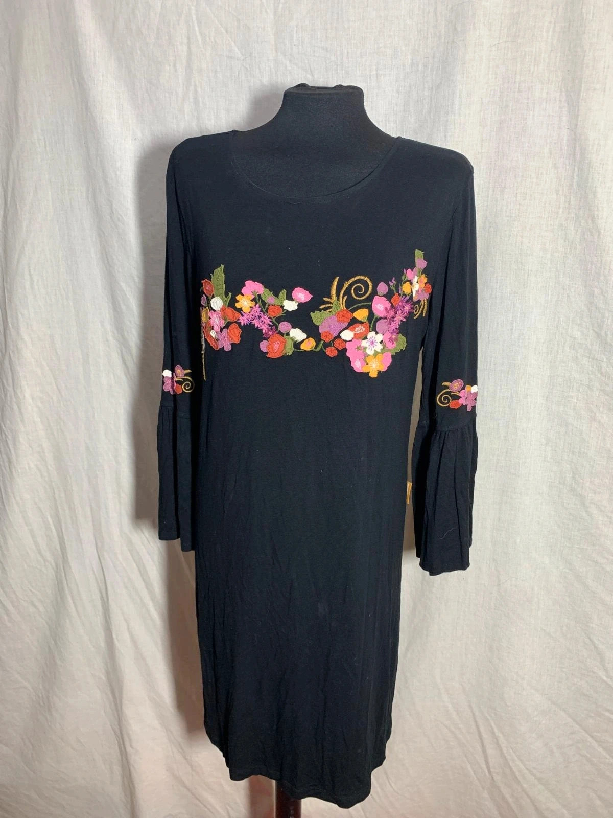 Vestido negro bordado | Black embroidered dress | Mamatayoe – Mamatayoe – taille XL / 42 / 14 3