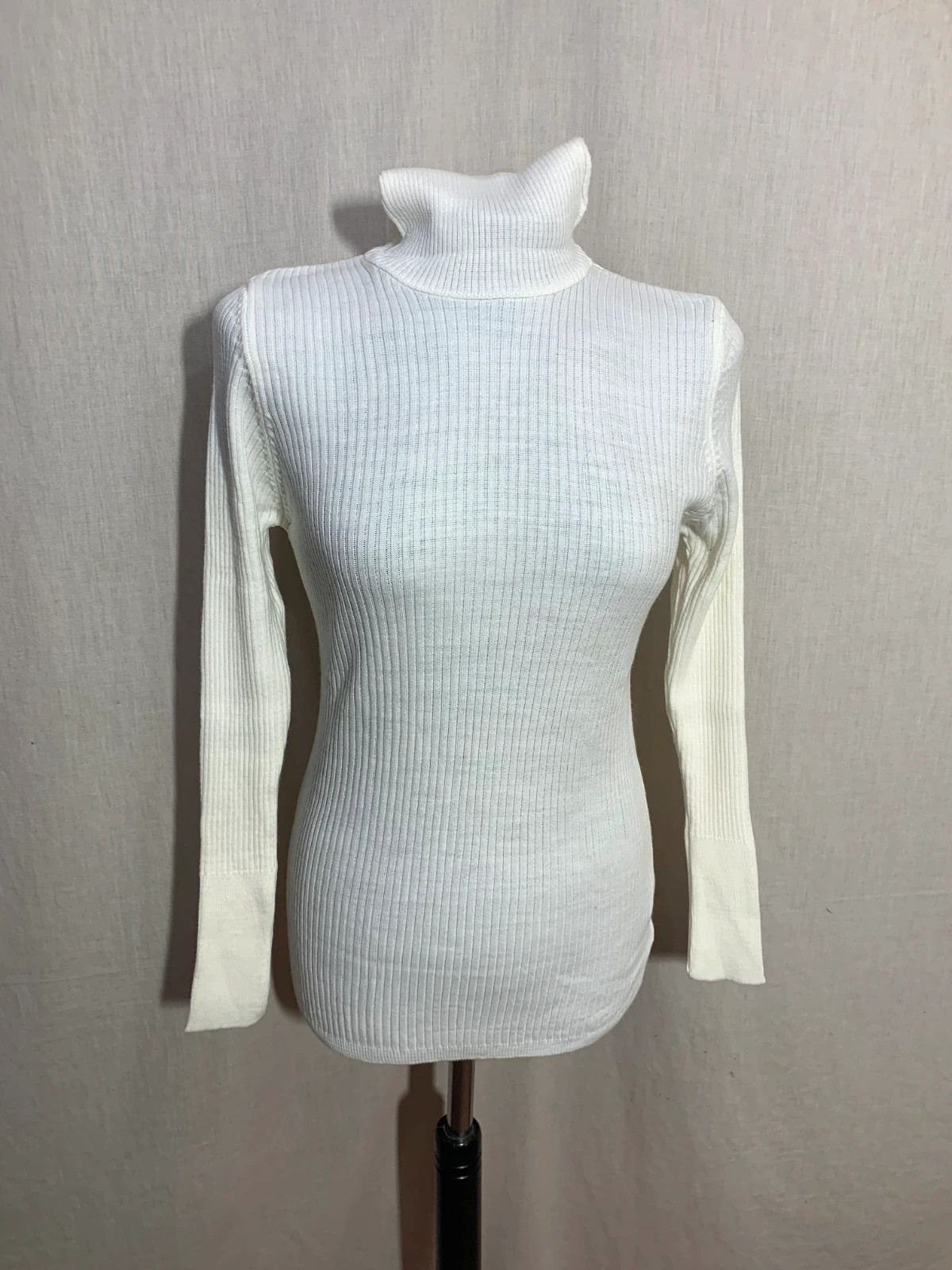 Jersey cuello alto blanco canalé | White ribbed turtleneck sweater – taille XXL / 44 / 16 4