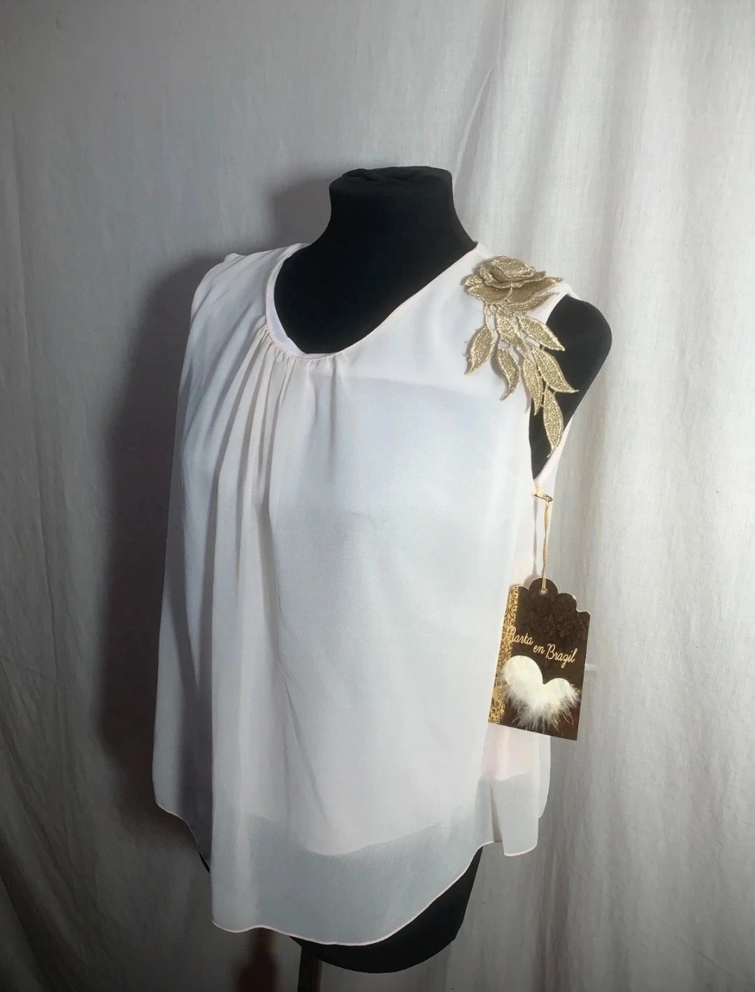 Blusa de Fiesta Rosa Claro con Flor Dorada | Light Pink Party Blouse with Golden Flower – Marta en Brazil – taille M / 38 / 10 2
