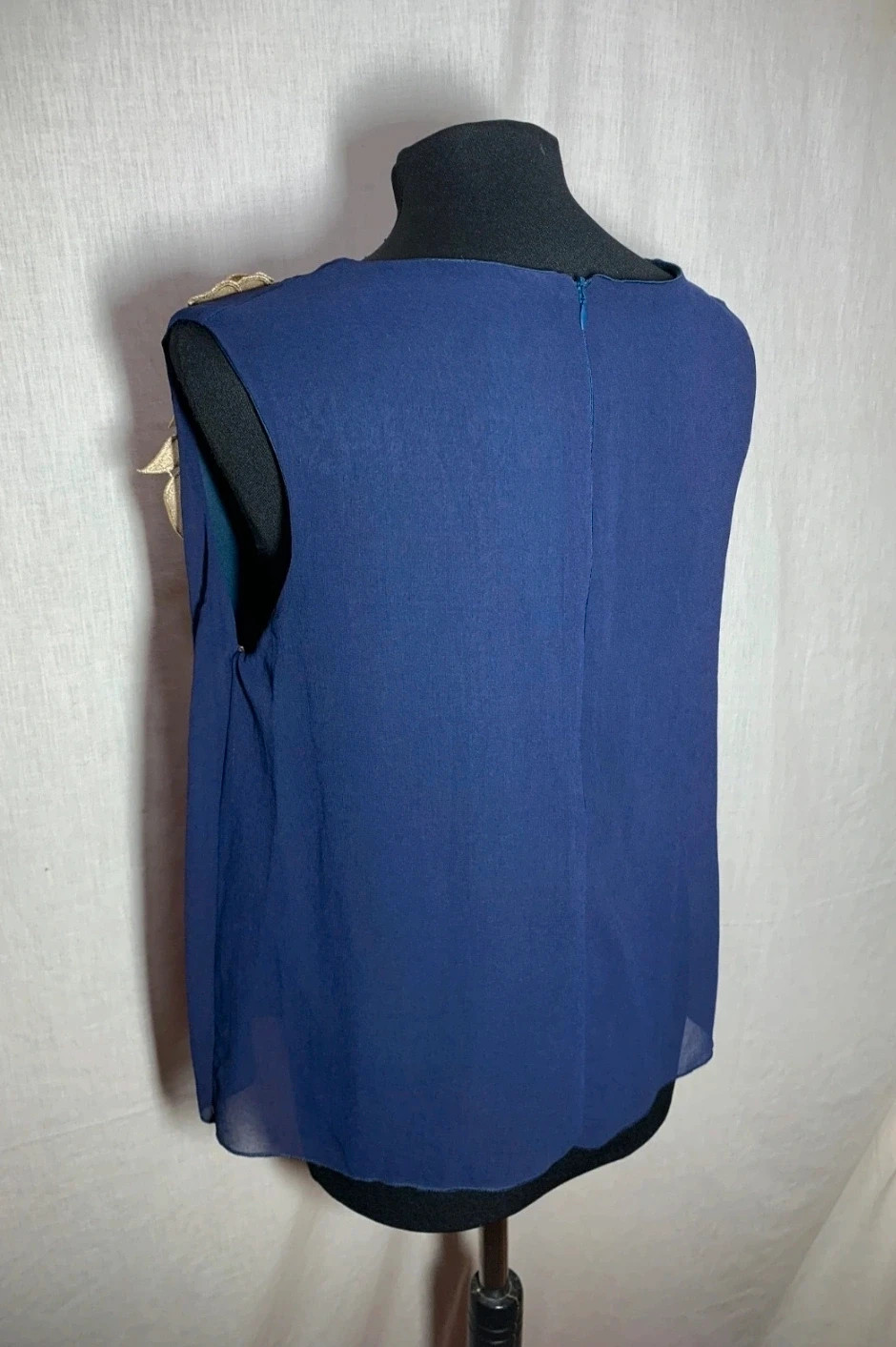 Blusa de Fiesta Azul Marino con Flor Dorada | Navy Blue Party Blouse with Golden Flower – Marta en Brazil – taille M / 38 / 10 2