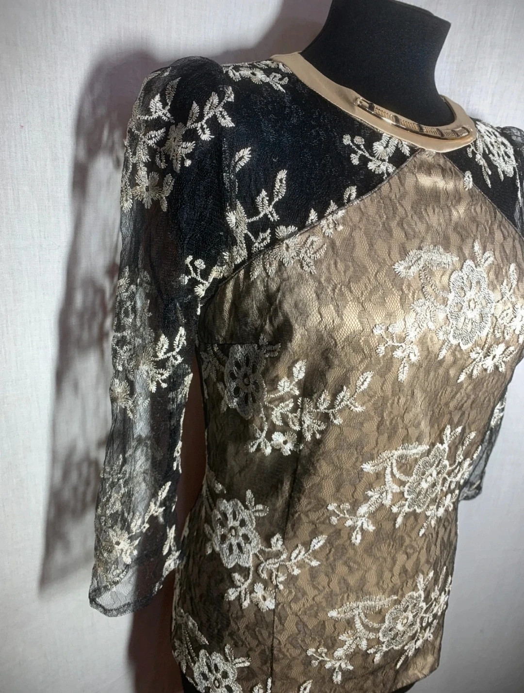 Blusa de Encaje Dorada | Golden Lace Blouse | Blouse en Dentelle Dorée – el Armario de Lulú – taille S / 36 / 8 4