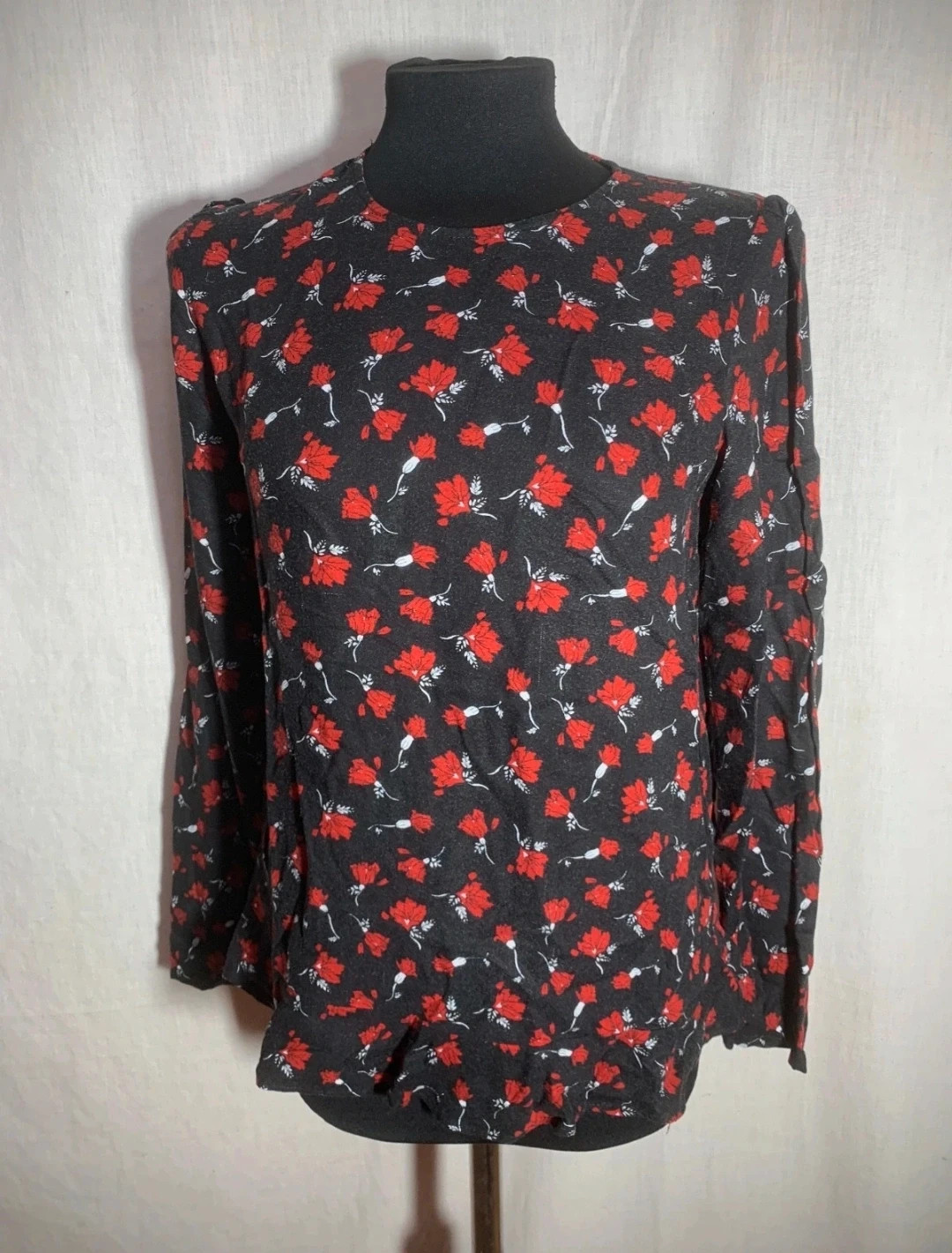 Blusa Negra con Estampado Floral Rojo | Black Blouse with Red Floral Print | Mango – Mango – taille M / 38 / 10 5