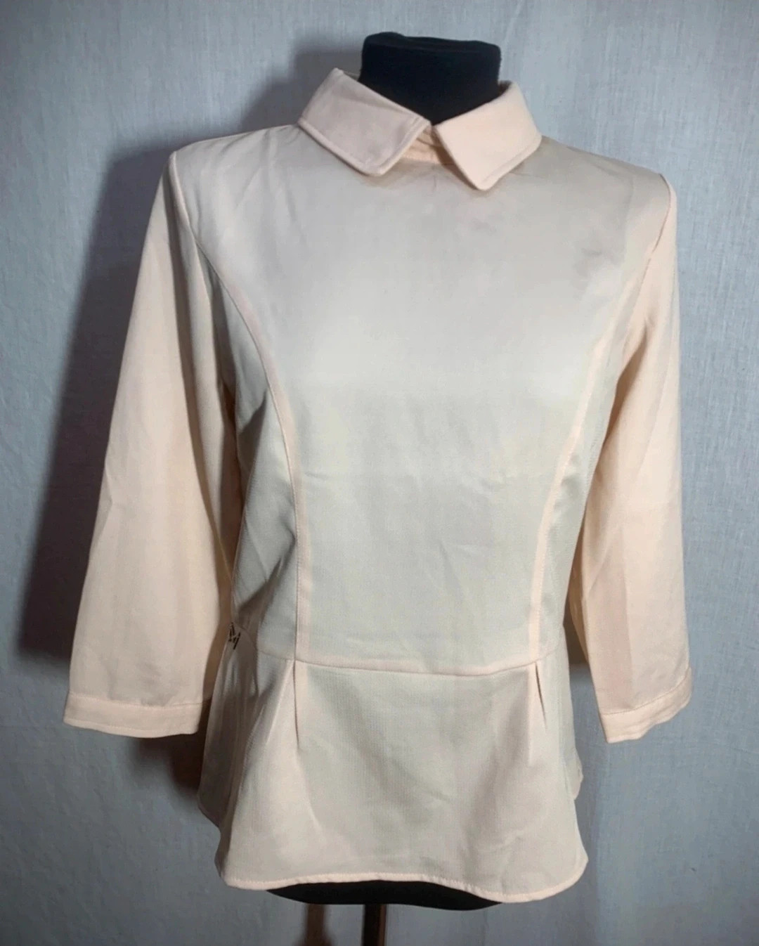 Blusa con Cuello de Cisne Beige | Beige Turtleneck Blouse | Blouse Beige à Col Roulé – AKINO LAUDE – taille L / 40 / 12 2