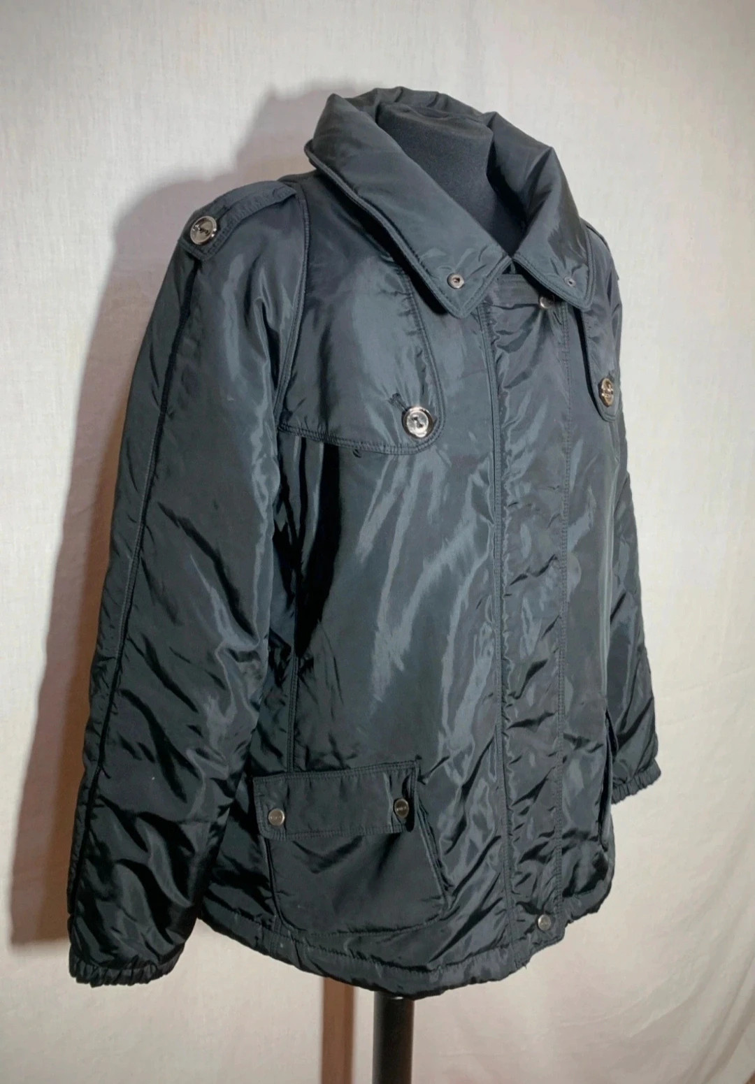 Abrigo Negro con Cierre de Cremallera | Black Coat with Zipper Closure – taille XXXL / 46 / 18 4