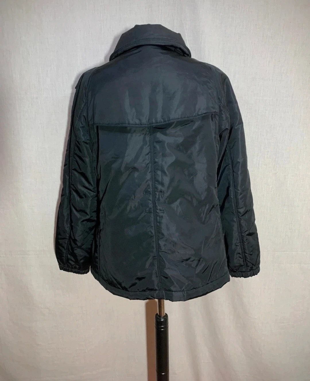Abrigo Negro con Cierre de Cremallera | Black Coat with Zipper Closure – taille XXXL / 46 / 18 2