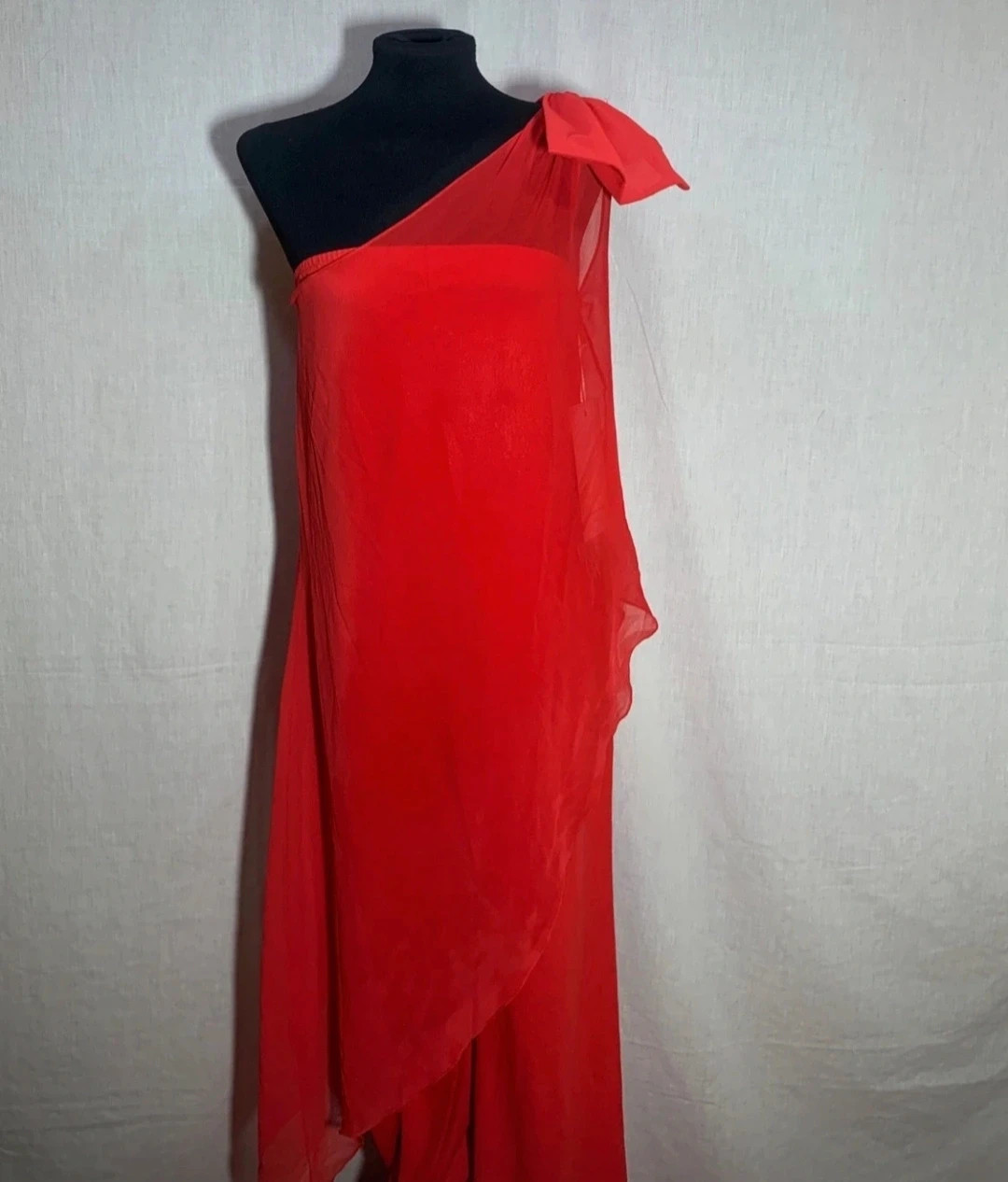 Mono fiesta asimétrico Rojo | Red Asymmetric Party Jumpsuit | Combinaison soirée asymétrique – Marta en Brazil – taille S / 36 / 8 2