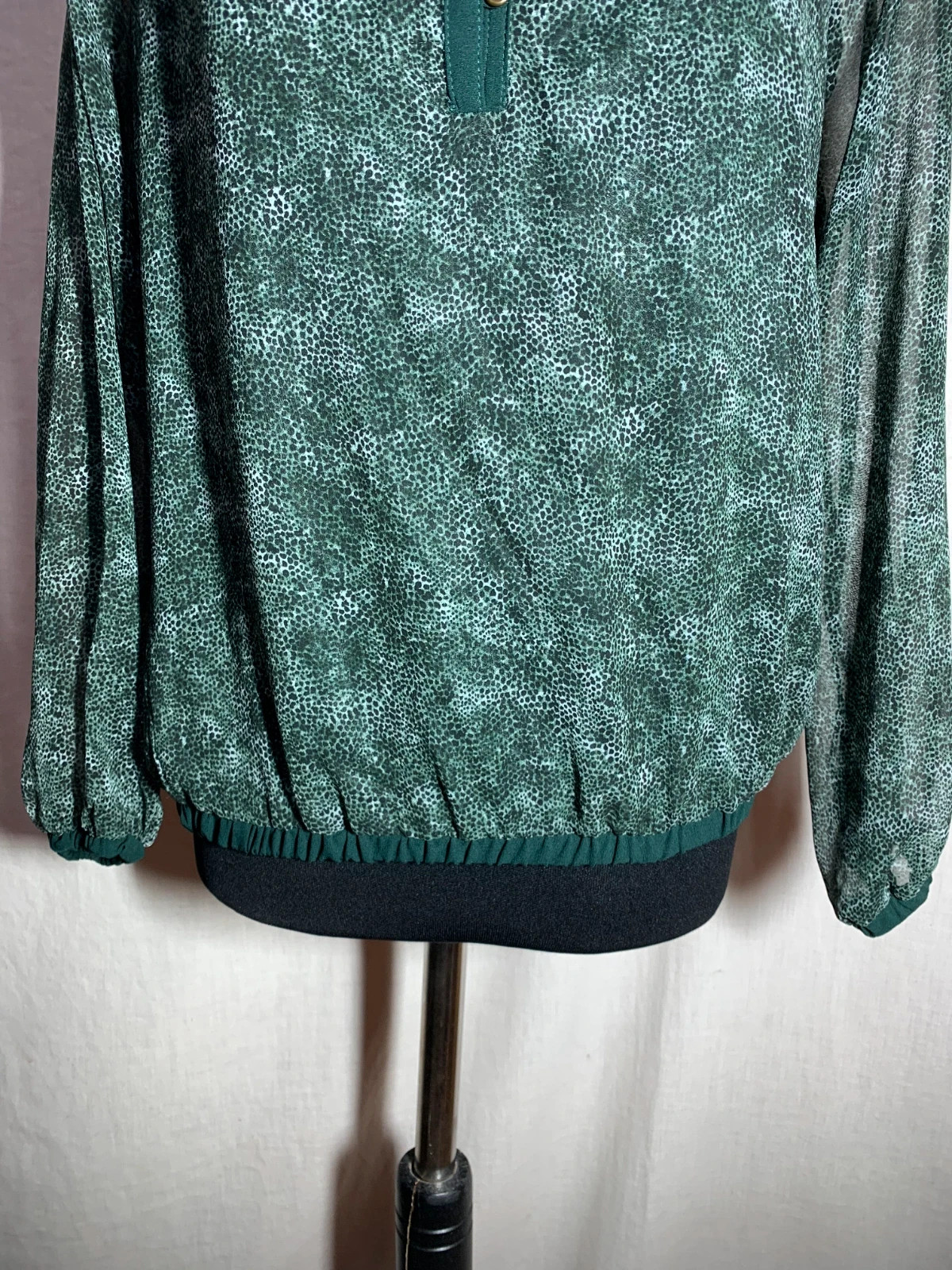 Blusa de manga larga verde oscuro Fórmul@ Joven | Dark Green Long Sleeve Blouse – Fórmula Joven – taille L / 40 / 12 5