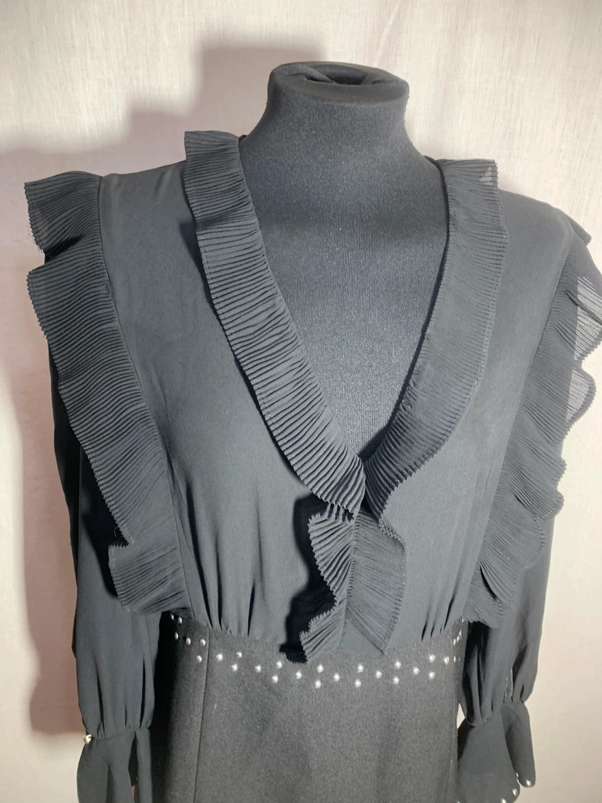 Vestido midi negro con volantes Sfera | Black Midi Dress with Ruffles – Sfera – taille L / 40 / 12 2