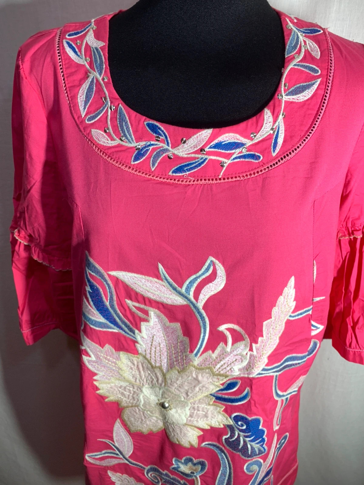 Vestido rosa con bordados florales Anany | Pink Dress with Floral Embroidery – ANANY – taille XXXL / 46 / 18 4