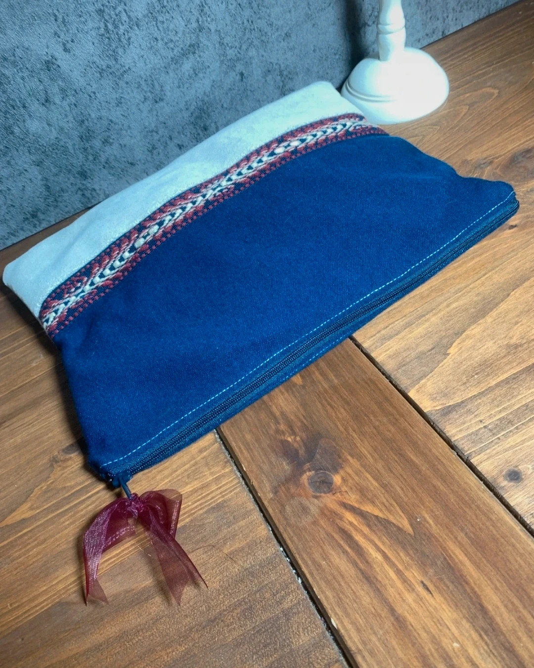 Navy Blue and Beige Fabric Toiletry Bag with Zipper Closure – Bleu Marine 4
