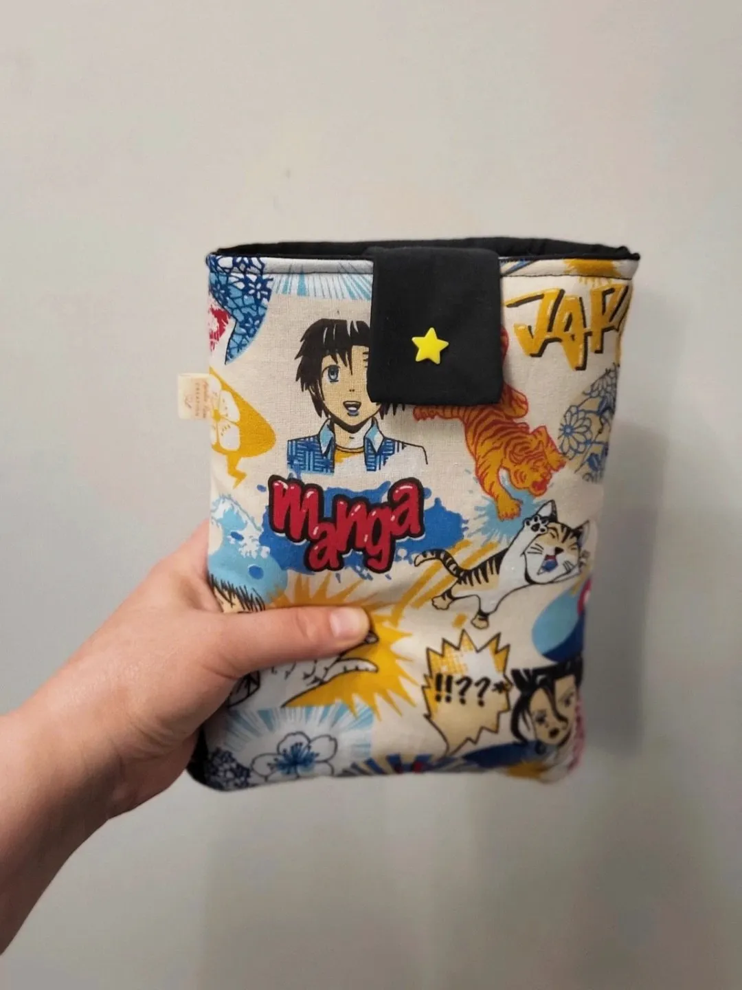 Pochette molletonnée imprimé manga et Japon multicolore – sans marque – taille Taille unique 3