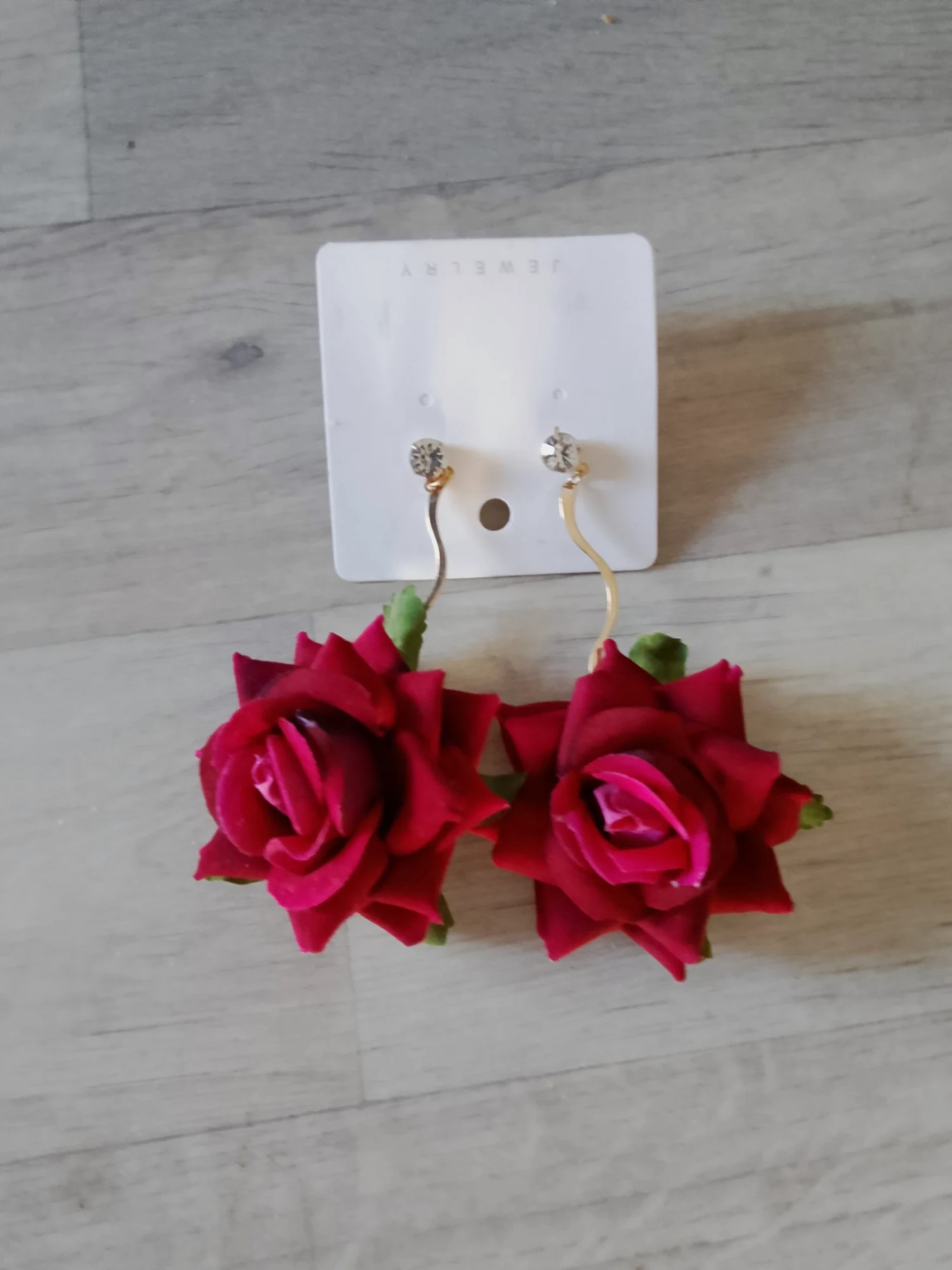 Boucles d'oreilles neuves 