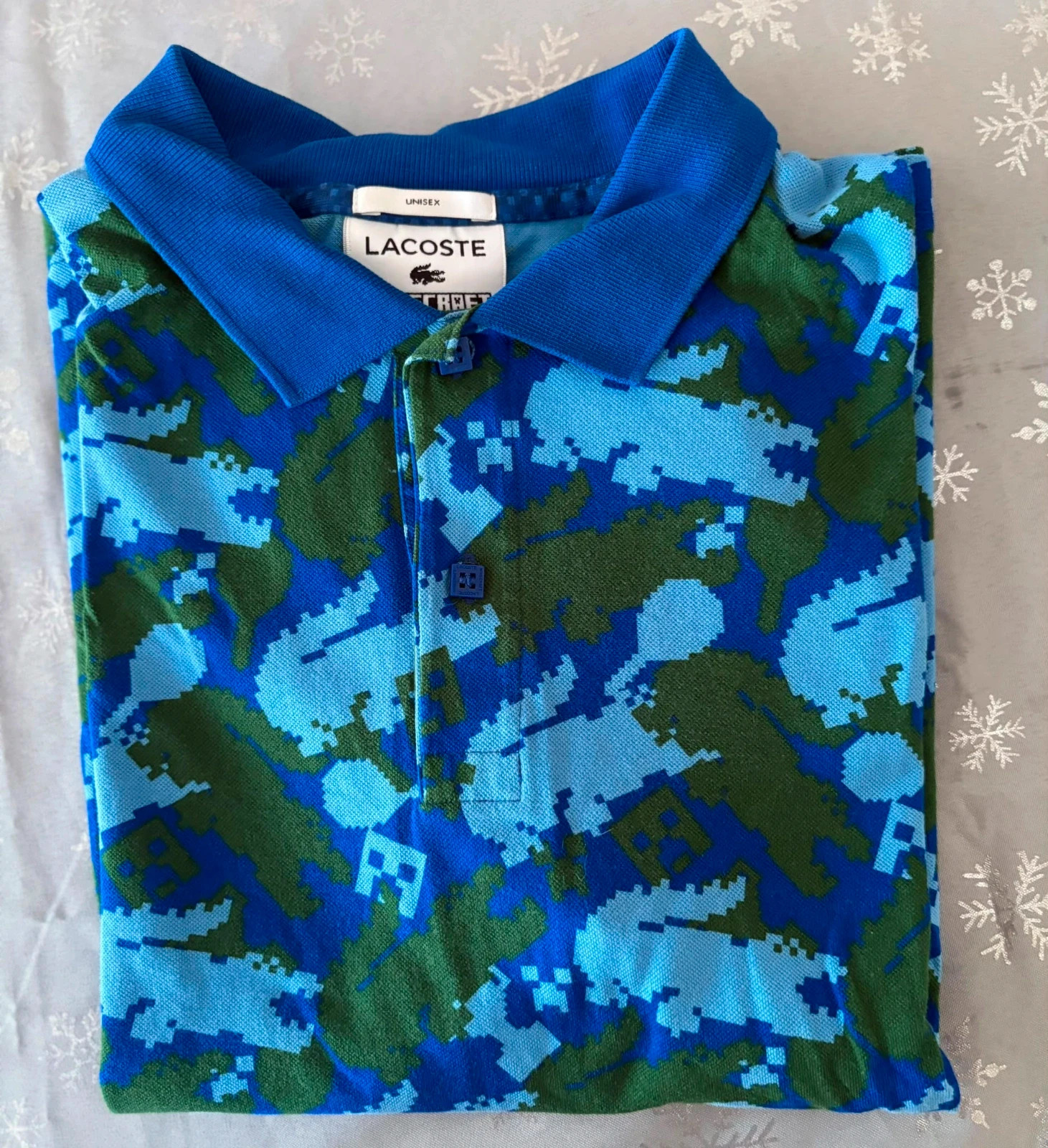 Polo Lacoste x Minecraft - Motif Pixel All-Over Bleu & Vert - Taille L – Lacoste – taille L 2