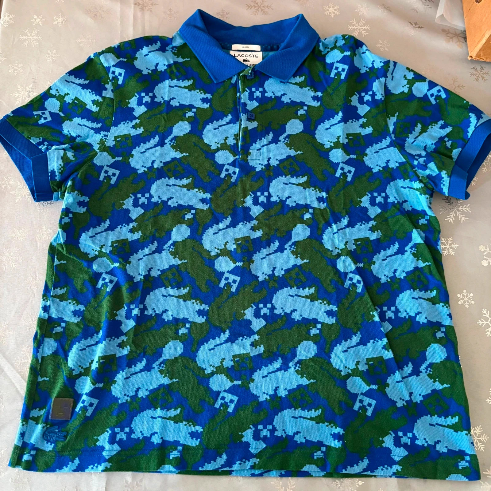 Polo Lacoste x Minecraft - Motif Pixel All-Over Bleu & Vert - Taille L – Lacoste – taille L
