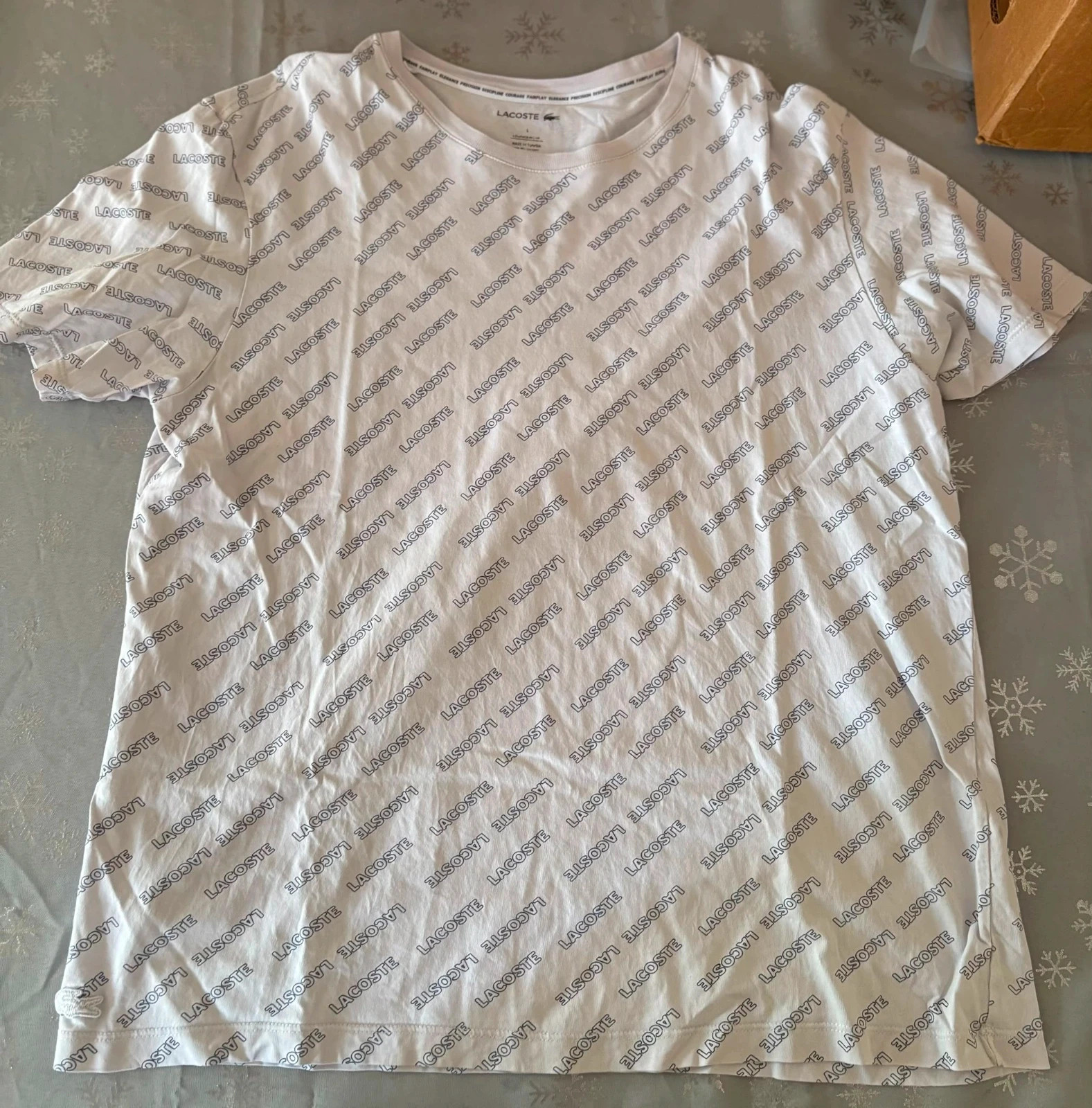 T-shirt / Haut de pyjama Lacoste – Taille L – Motif logo intégral – Neuf/Très bon état – Lacoste – taille L