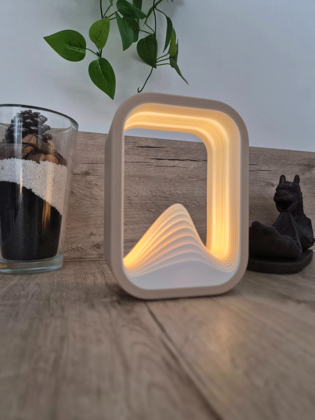 Lámpara Led de diseño elegante y minimalista con láminas de olas – ElegantLights 2