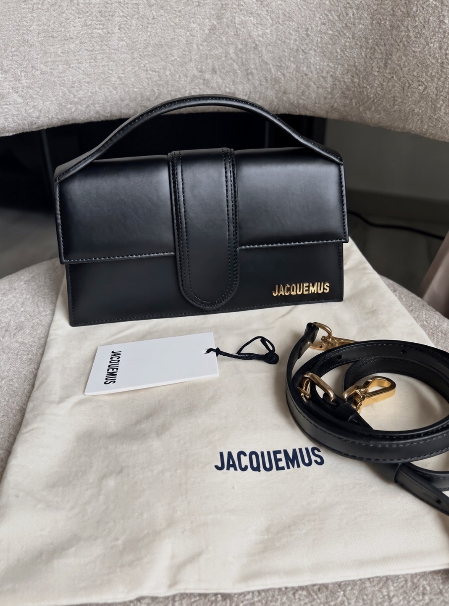 Sac à main Jacquemus Le Bambino noir en cuir