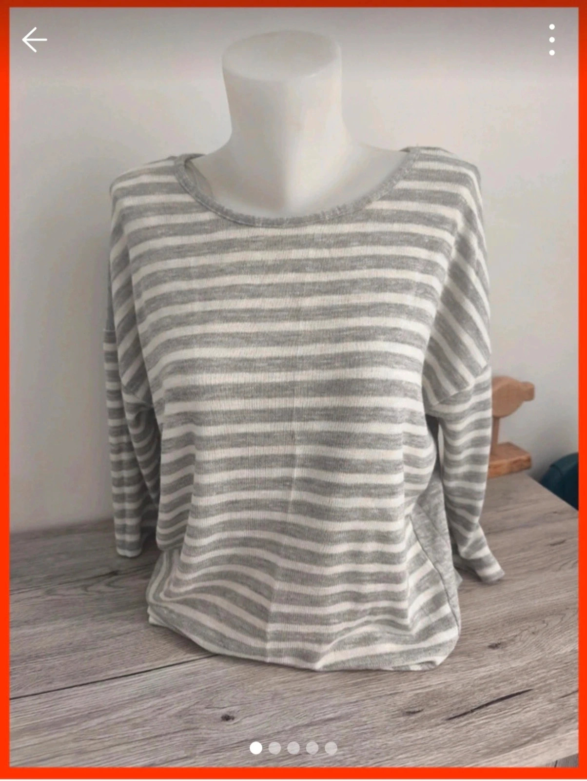 Pull fin rayé gris et blanc – taille 42