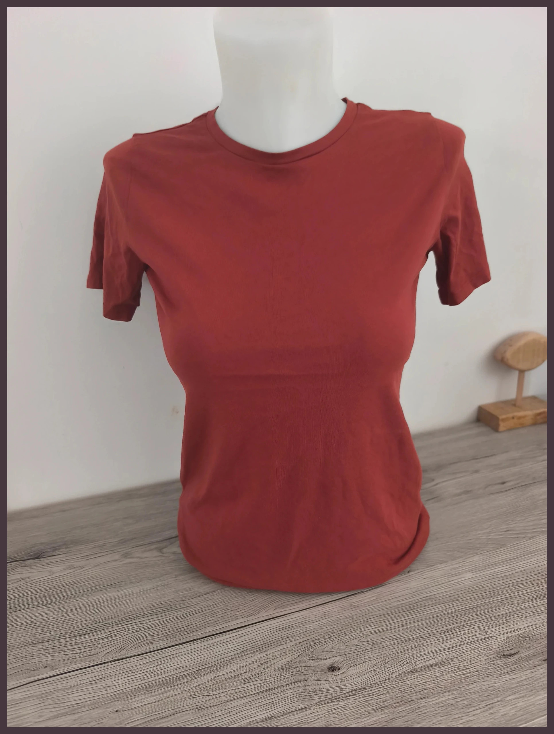 t shirt couleur rouille taille 34. No191 – Care Label – taille XS / 34 / 6